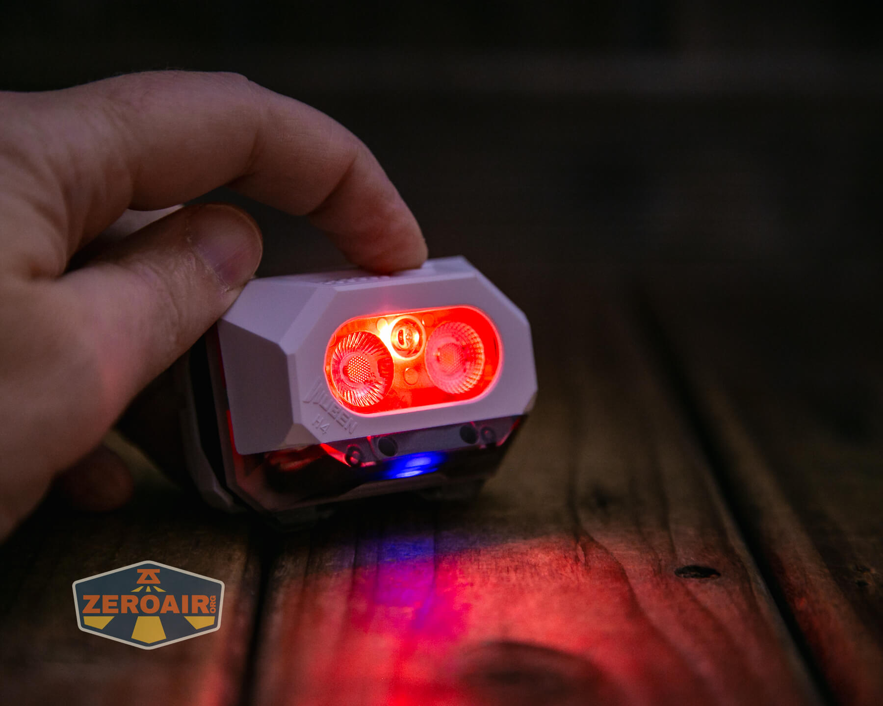 Wuben H4 Multi-function headlight red emitter on