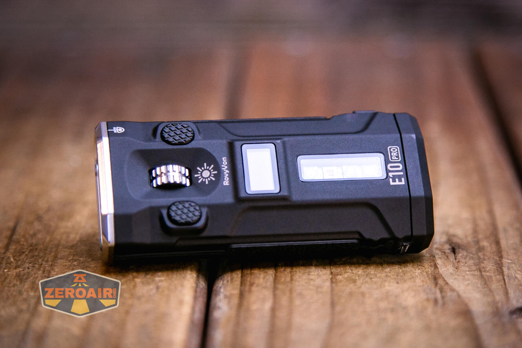 RovyVon E10 Pro flashlight