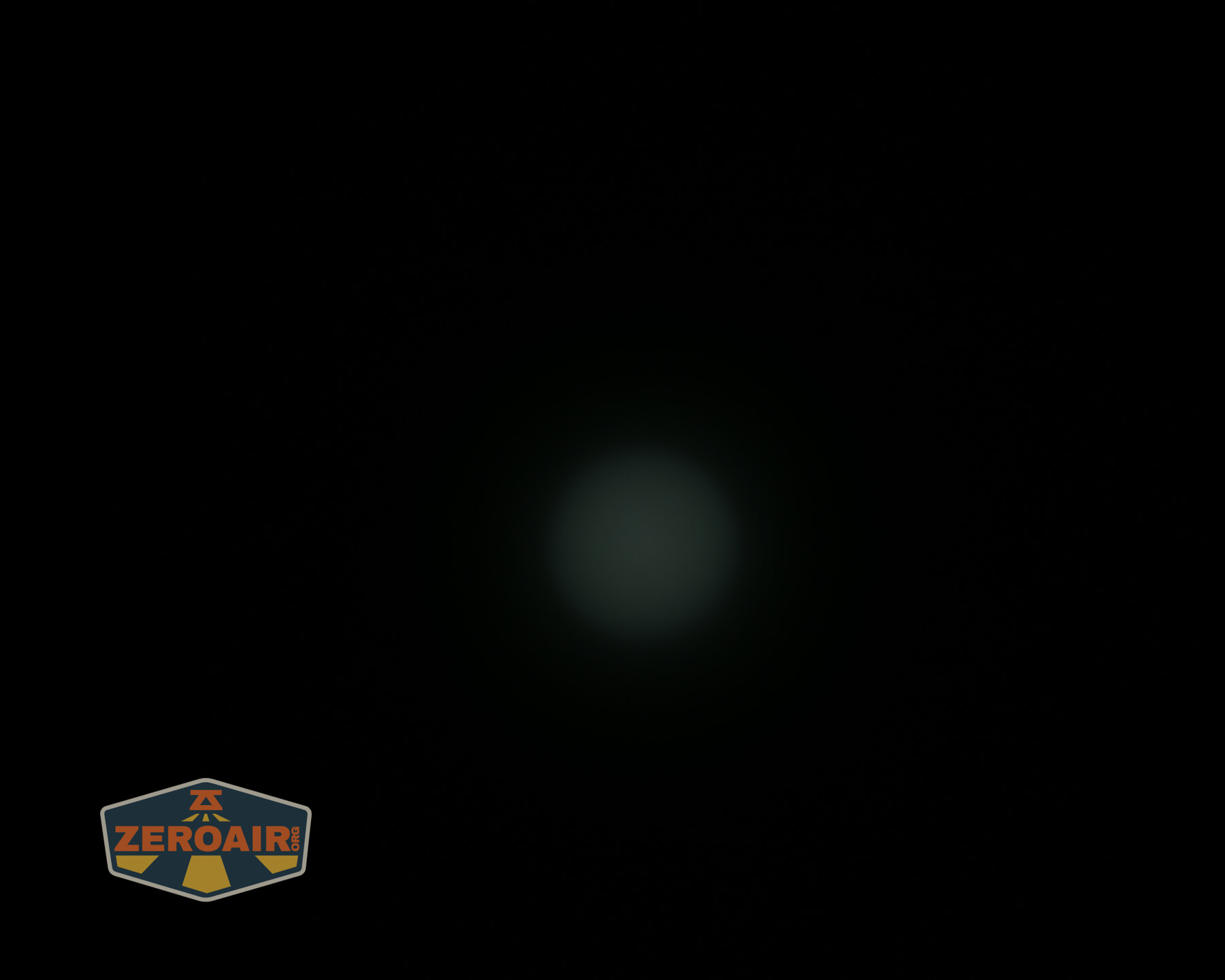 RovyVon E10 Pro flashlight beamshots on ceiling