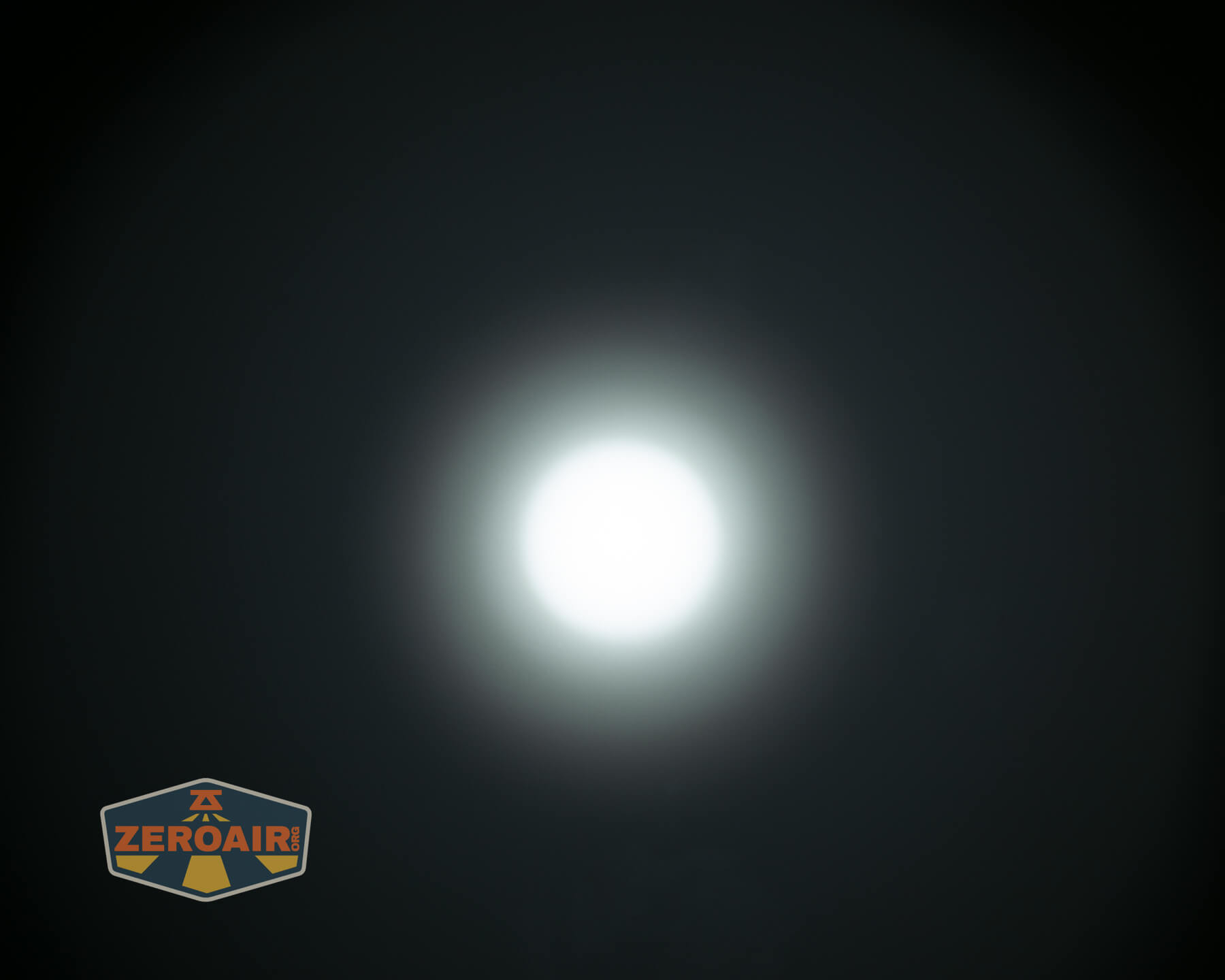 RovyVon E10 Pro flashlight beamshots on ceiling