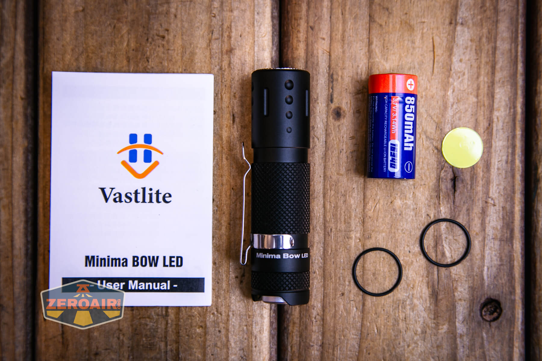 Vastlite Minima BOW LED flashlight what's included
