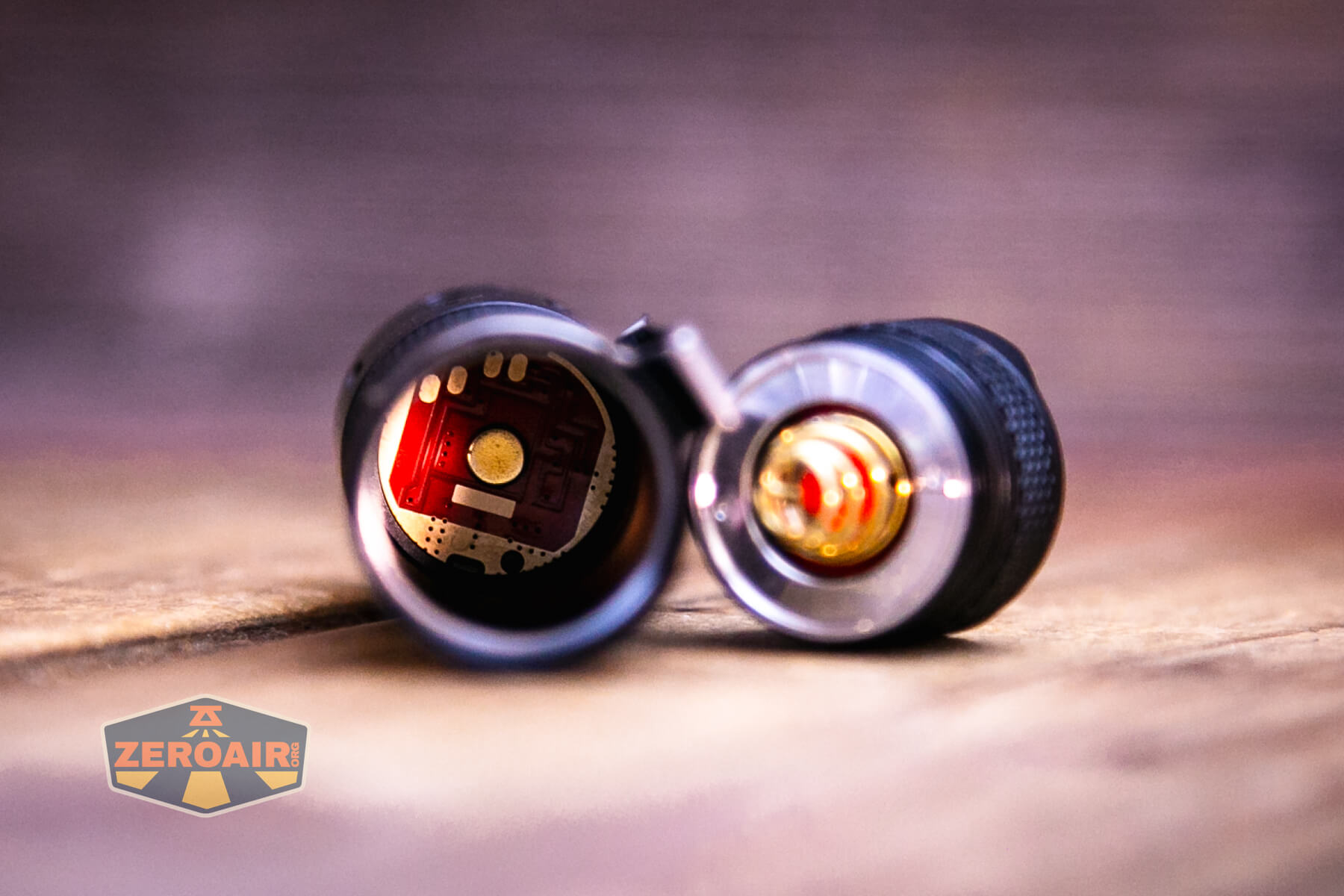 Vastlite Minima BOW LED flashlight positive contact