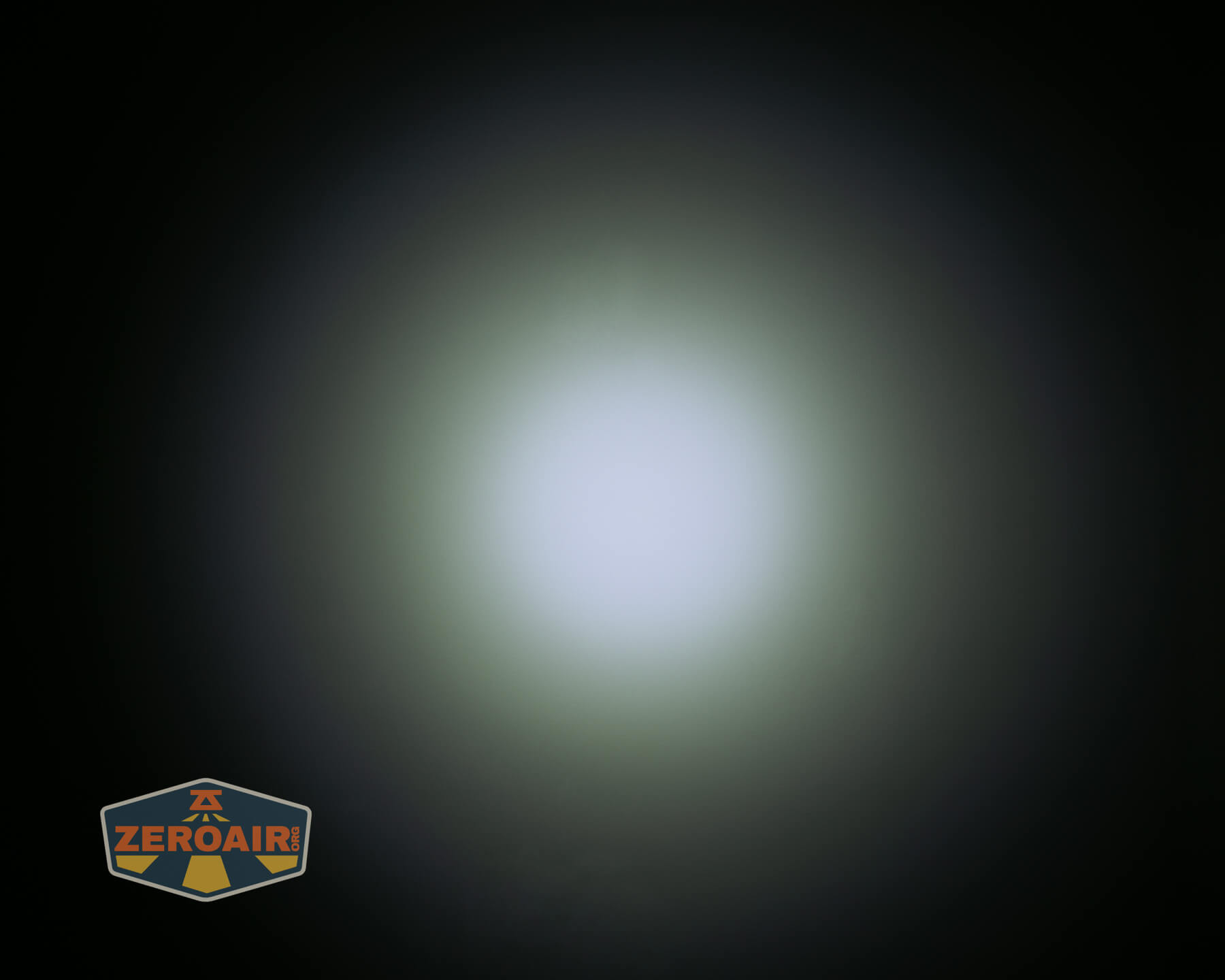 Vastlite Minima BOW LED flashlight beamshots on ceiling