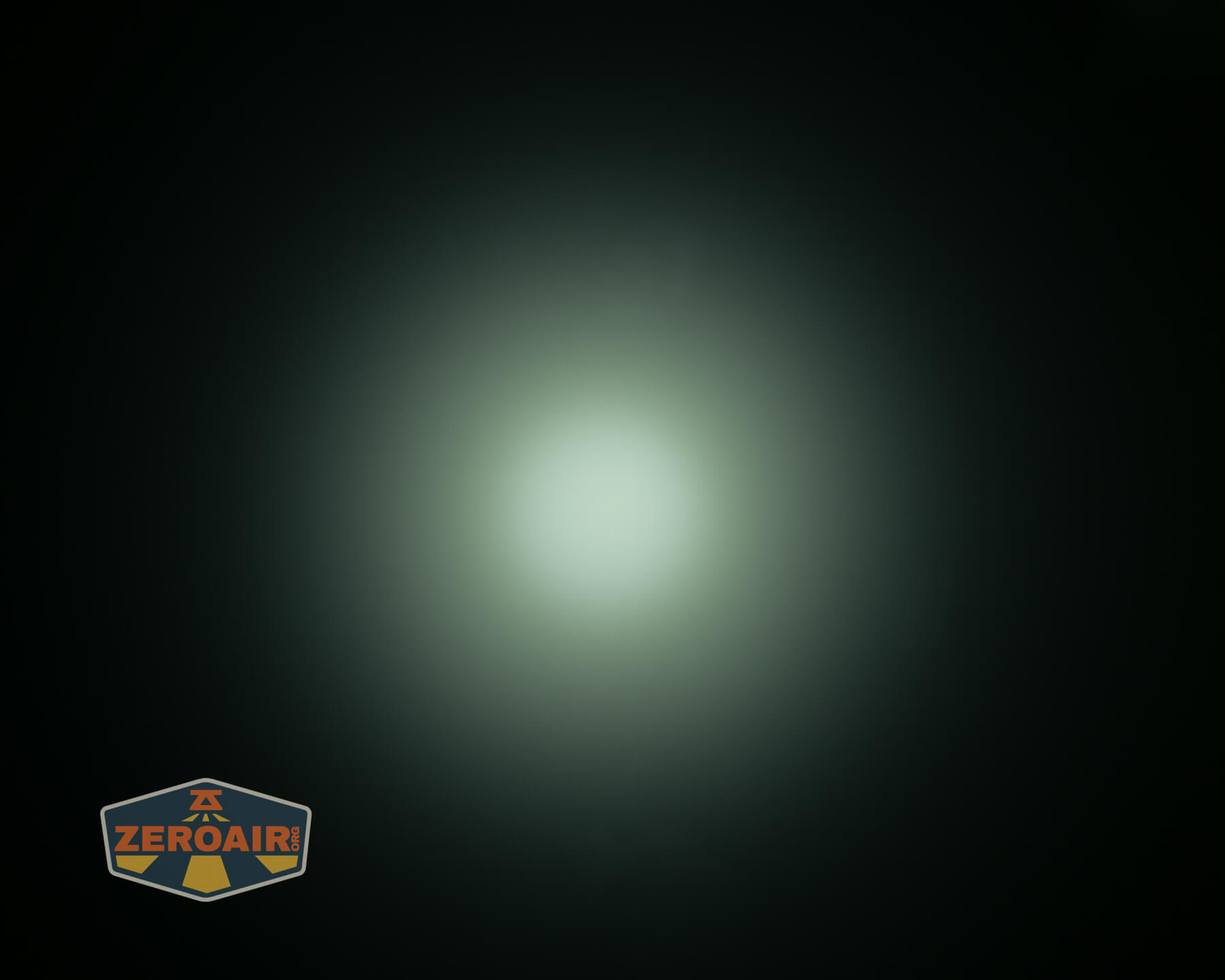 Imalent BTL50 Grey LEP flashlight beamshots on ceiling