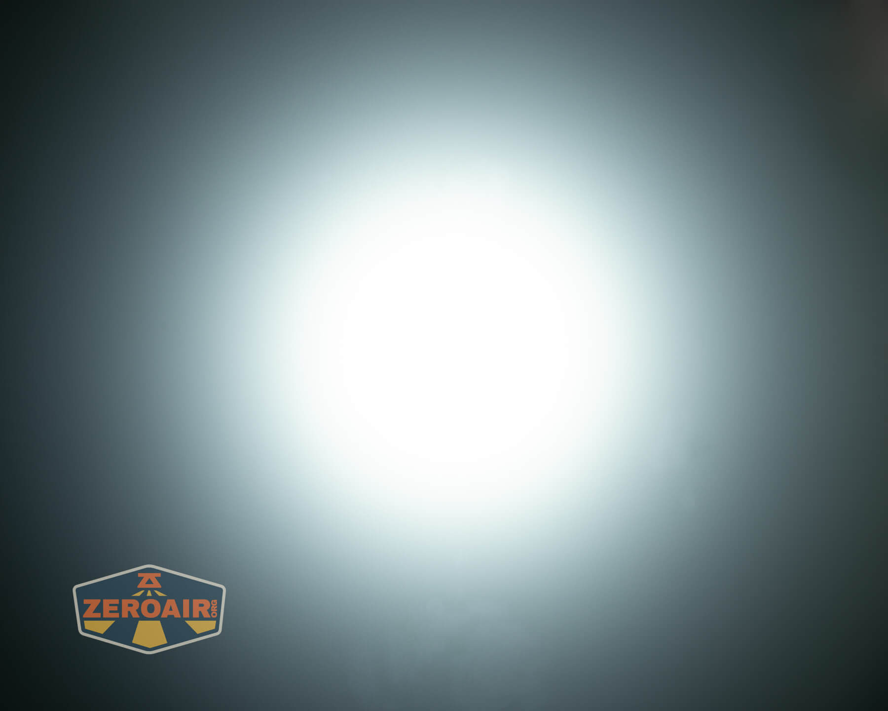 Imalent BTL50 Grey LEP flashlight beamshots on ceiling