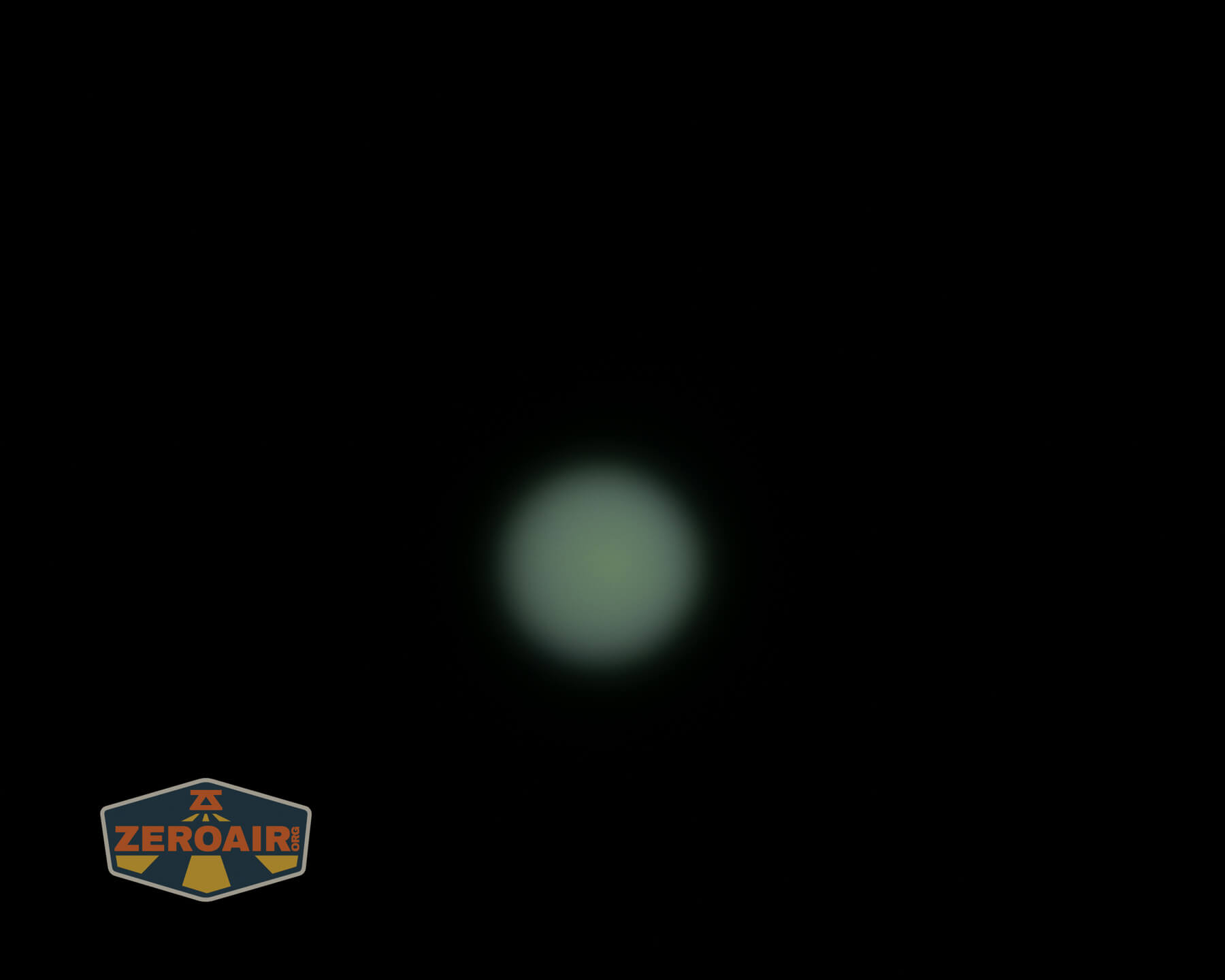 Imalent BTL50 Grey LEP flashlight beamshots on ceiling