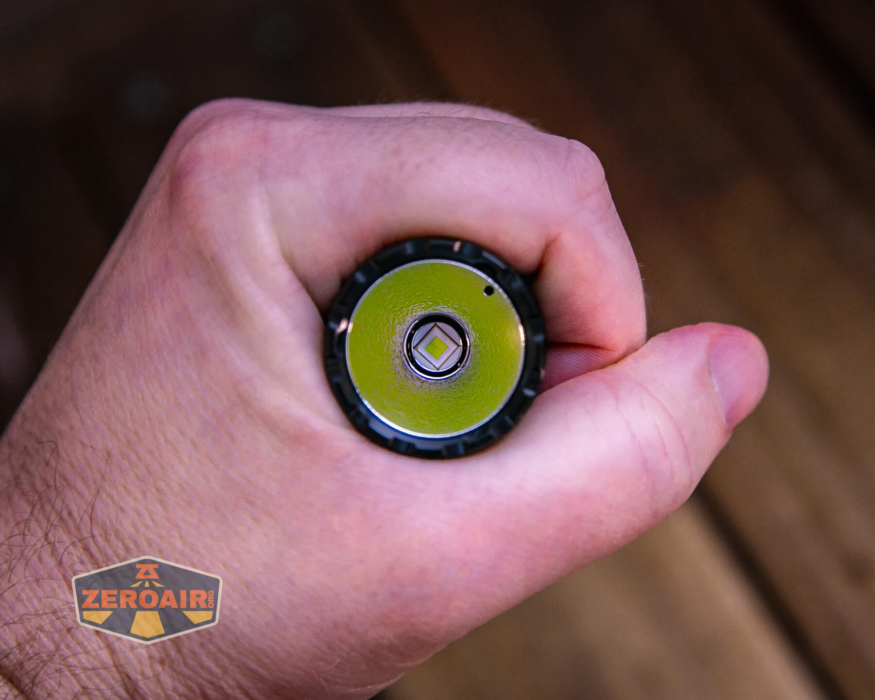 Skilhunt M300 V4 Luminus flashlight in hand