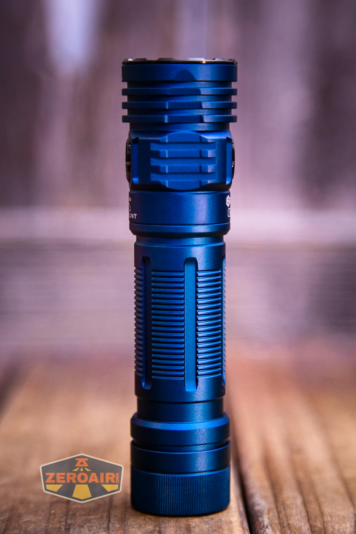 Skilhunt M300 V4 blue flashlight showing all sides