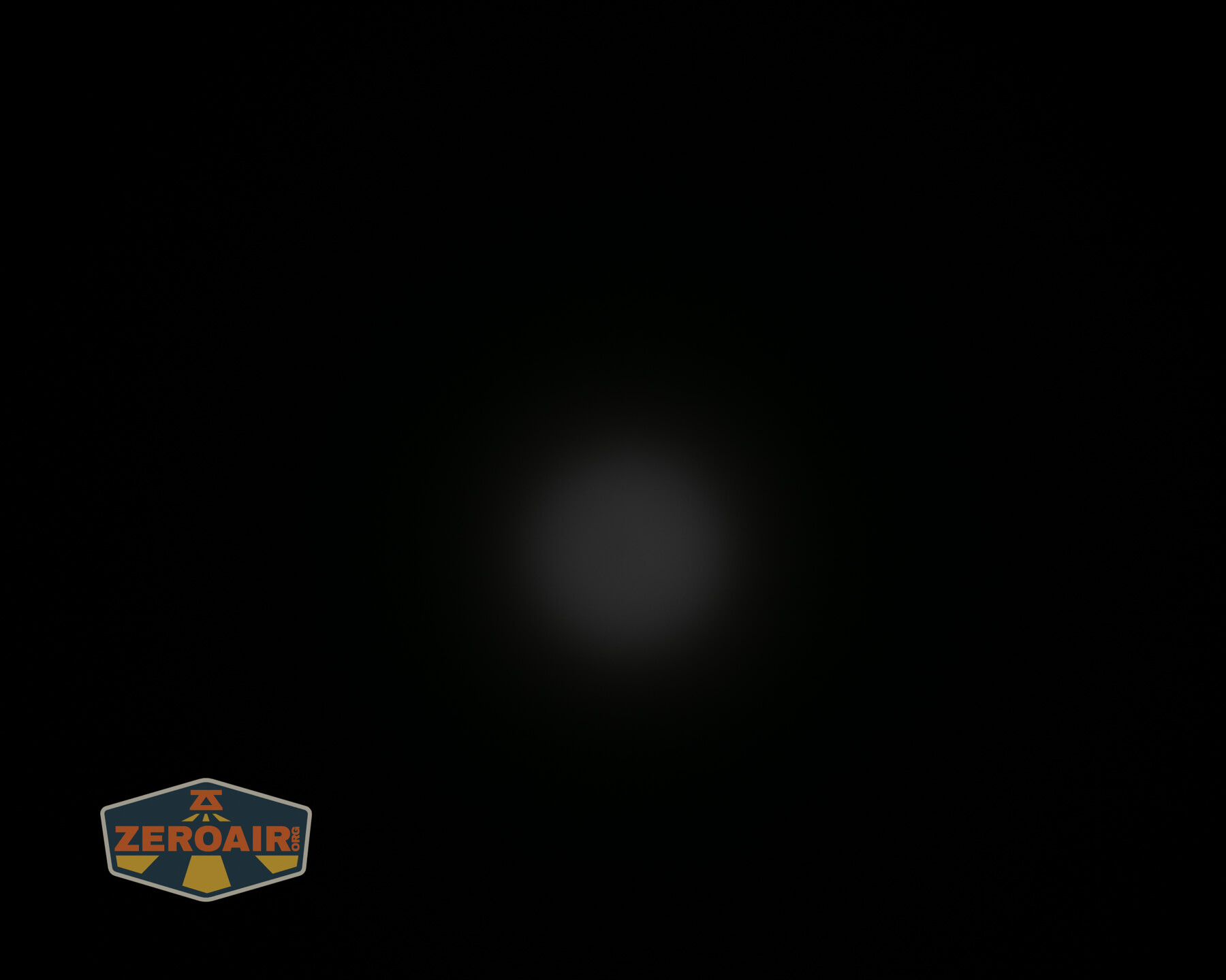 Skilhunt M300 V4 blue flashlight beamshots on ceiling