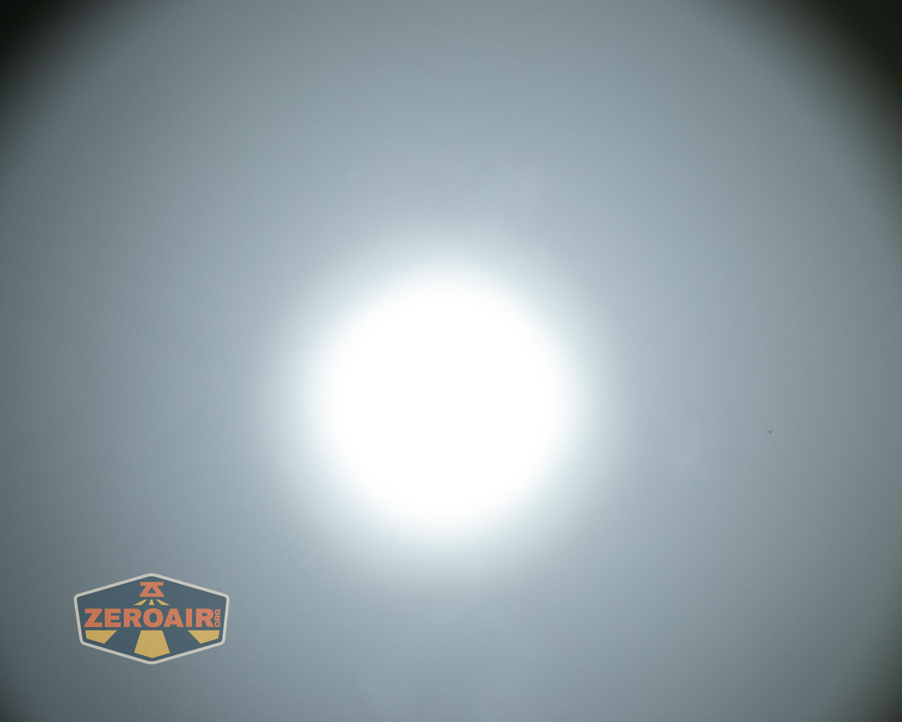 LoopGear SK-05 II Pro flashlight beamshots on ceiling