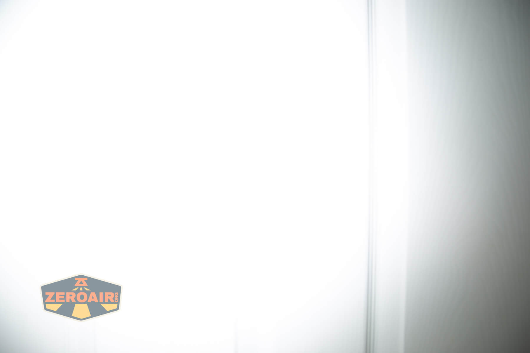 LoopGear SK-05 II Pro flashlight beamshots on door (at 1') compared to nichia 219b 4500K