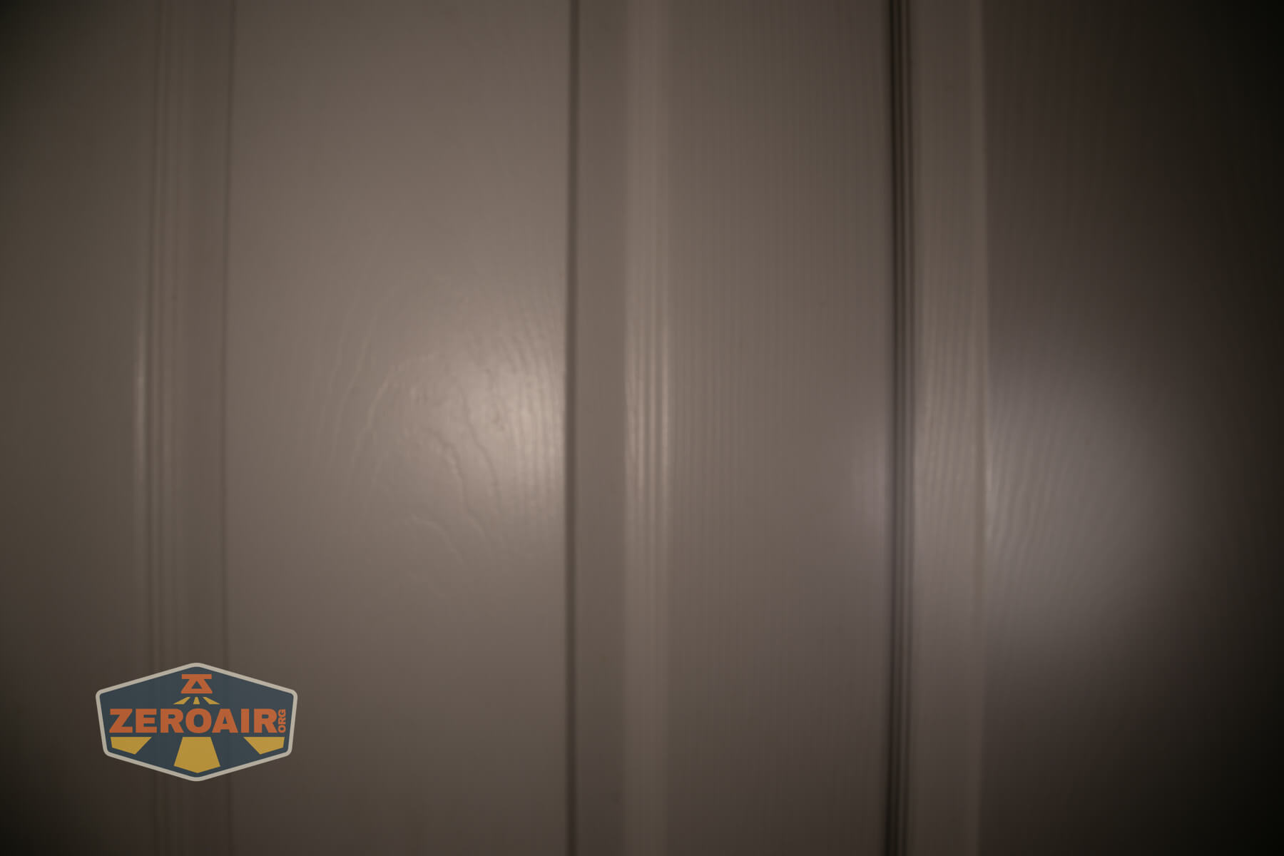 LoopGear SK-05 II Pro flashlight beamshots on door (at 1') compared to nichia 219b 4500K