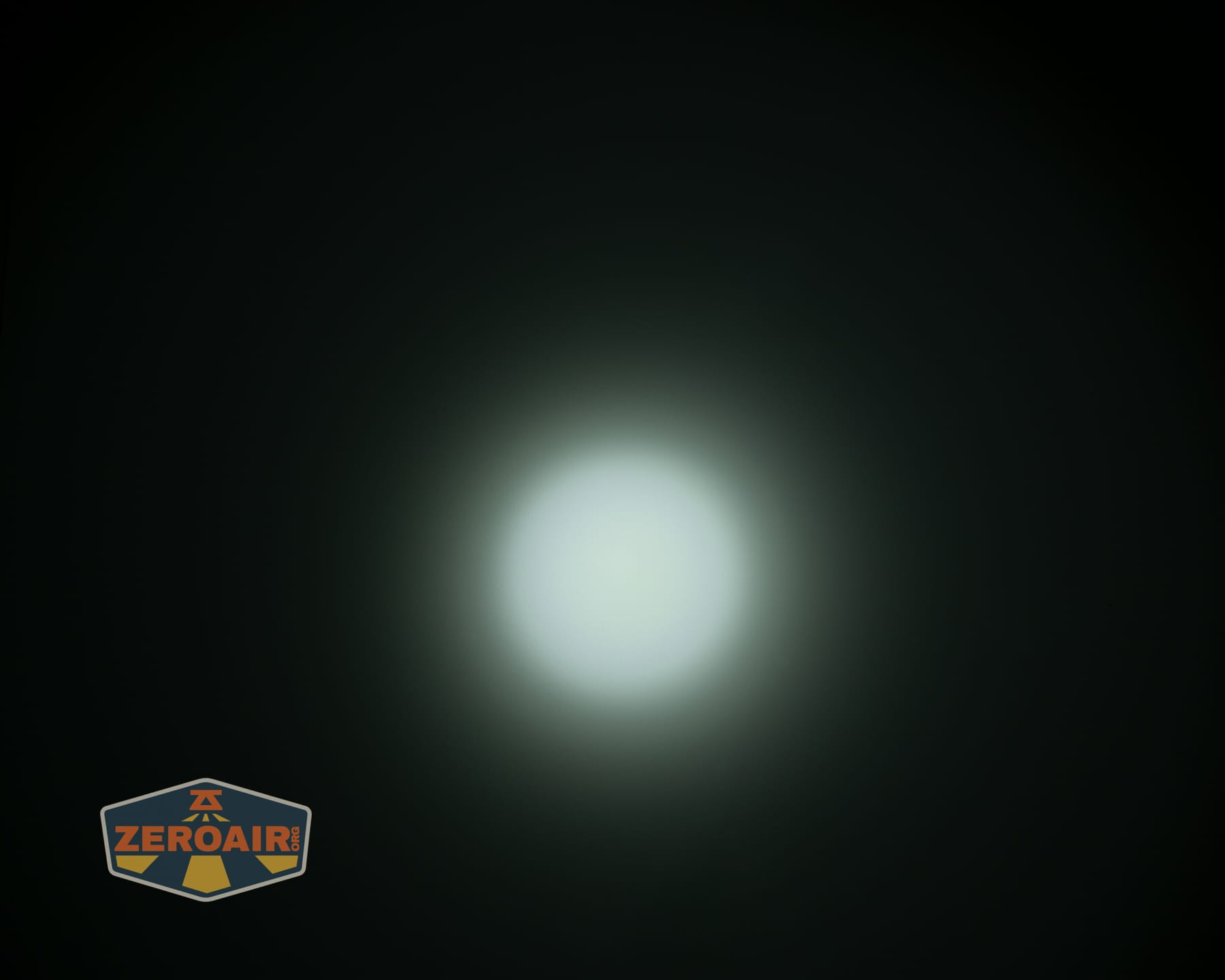 Wuben X1 Pro 2 flashlight beamshots on ceiling