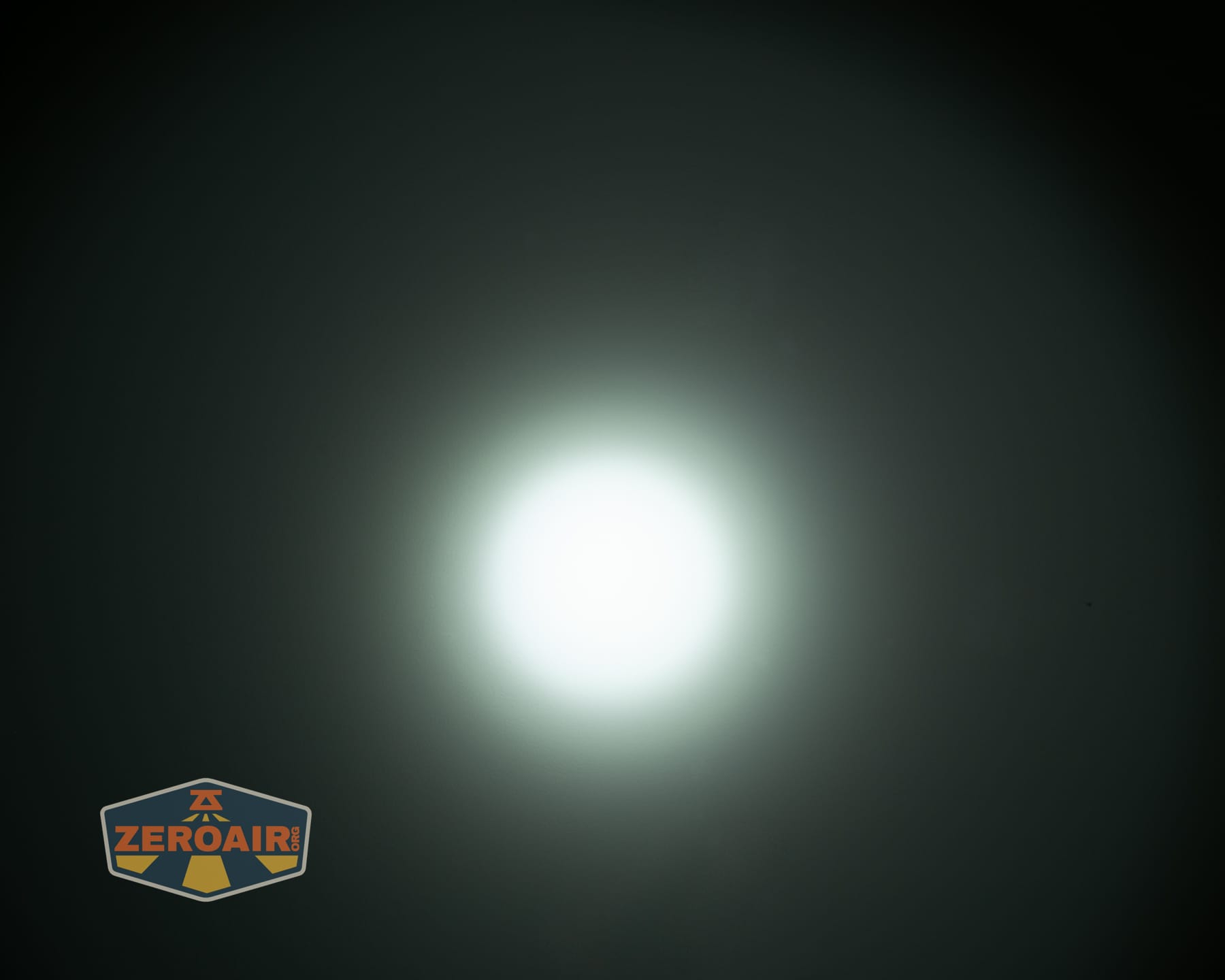 Wuben X1 Pro 2 flashlight beamshots on ceiling