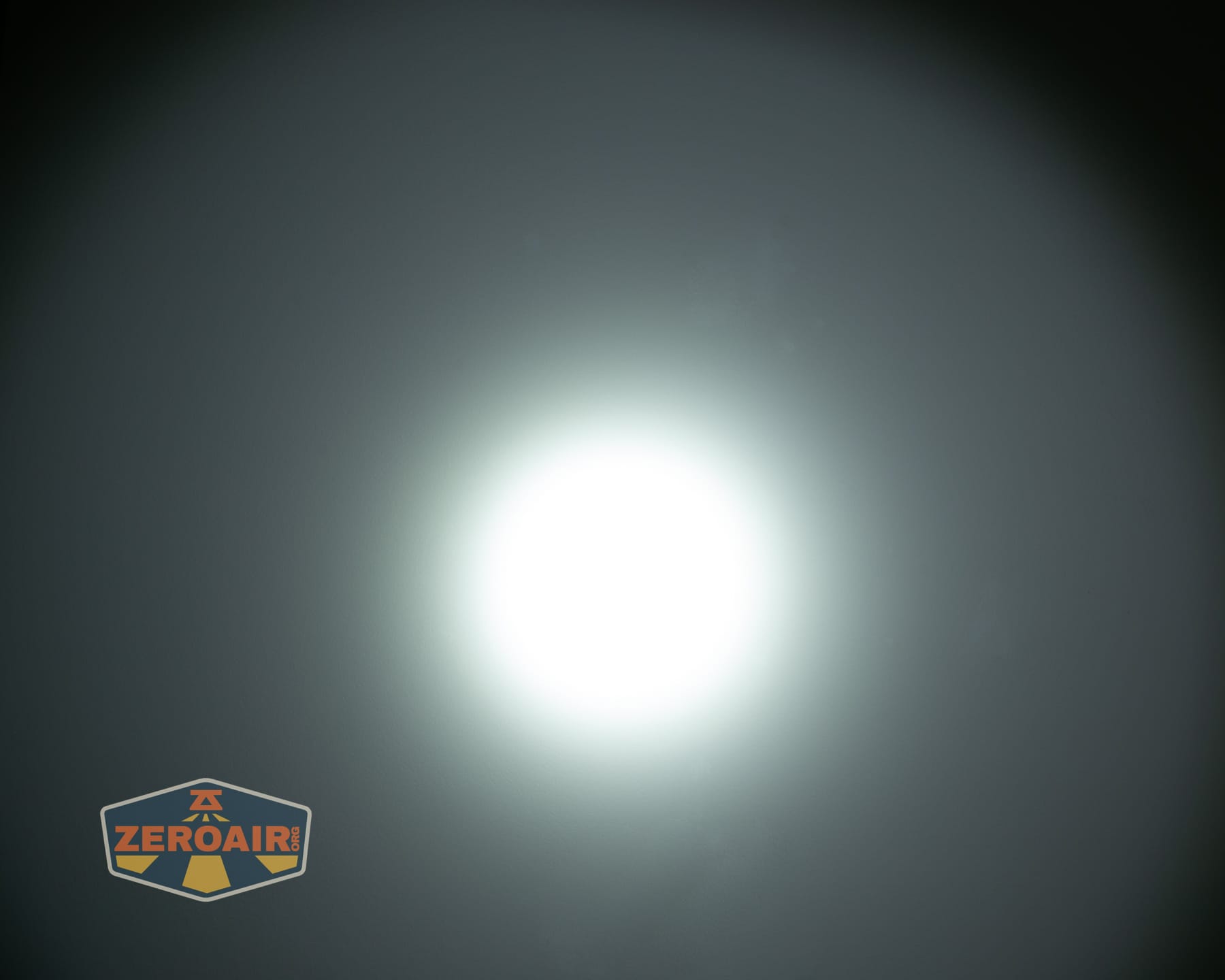 Wuben X1 Pro 2 flashlight beamshots on ceiling