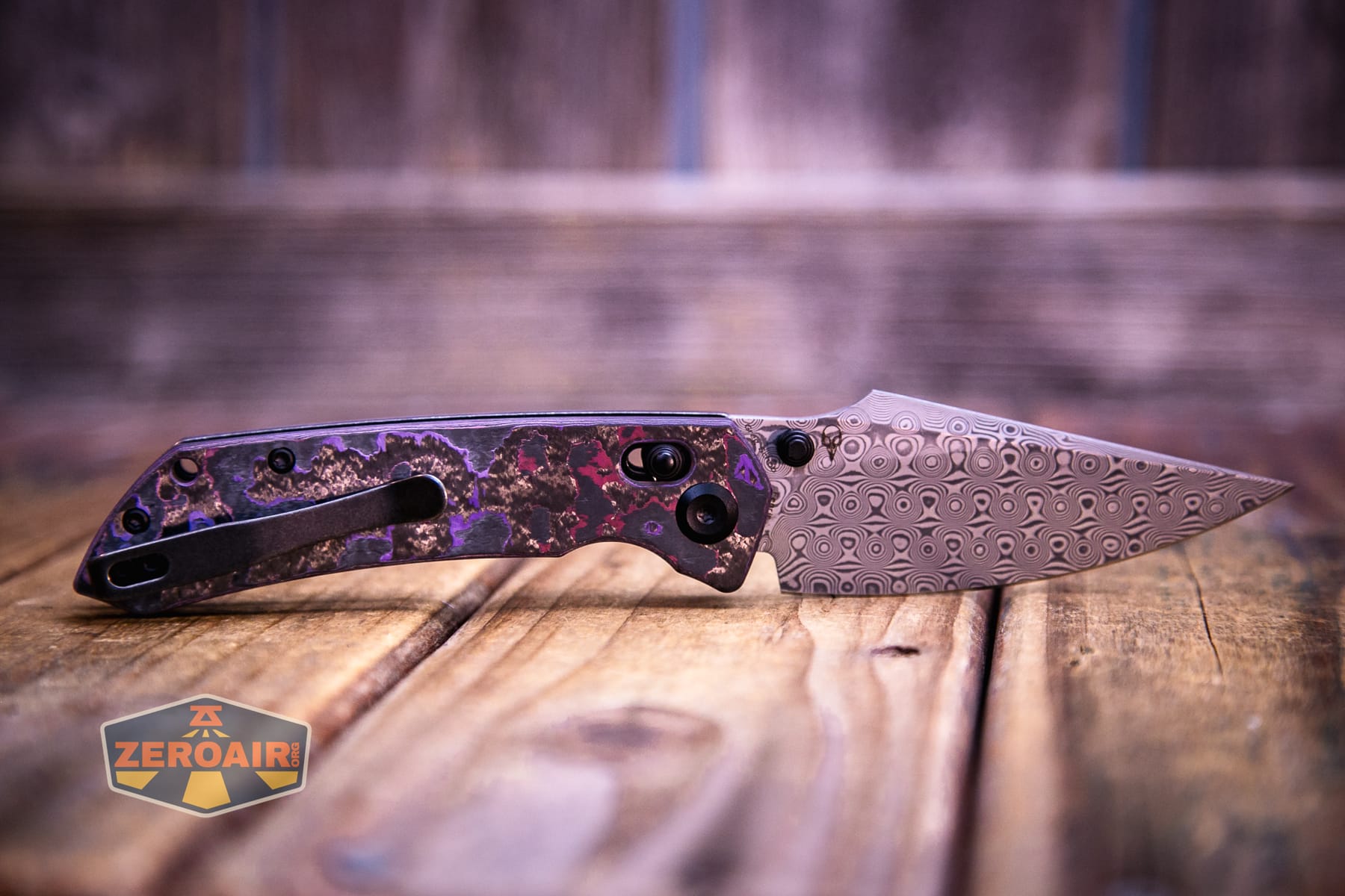 Kansept Fenrir Fatcarbon knife fully open clip side view