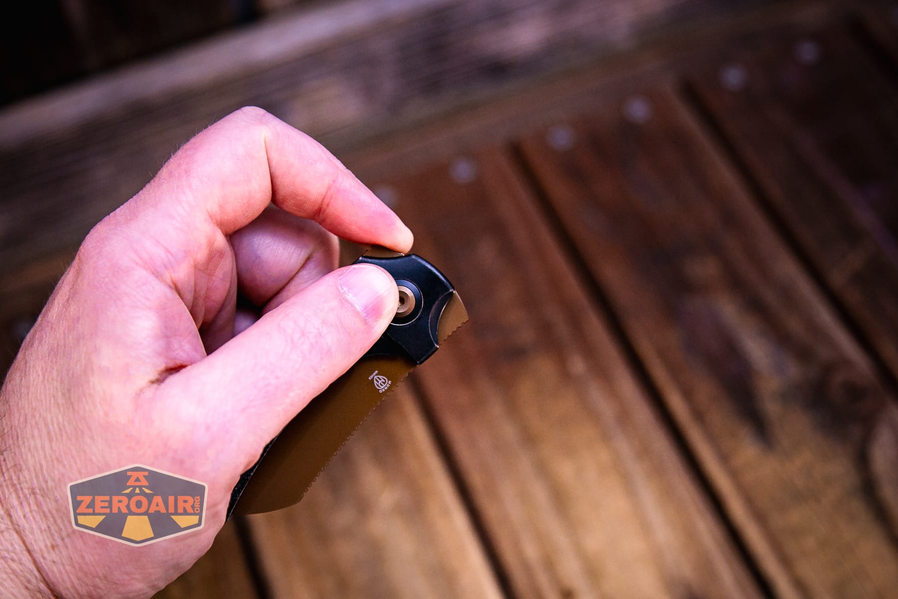 Kansept Pluto S90V knife flipping open