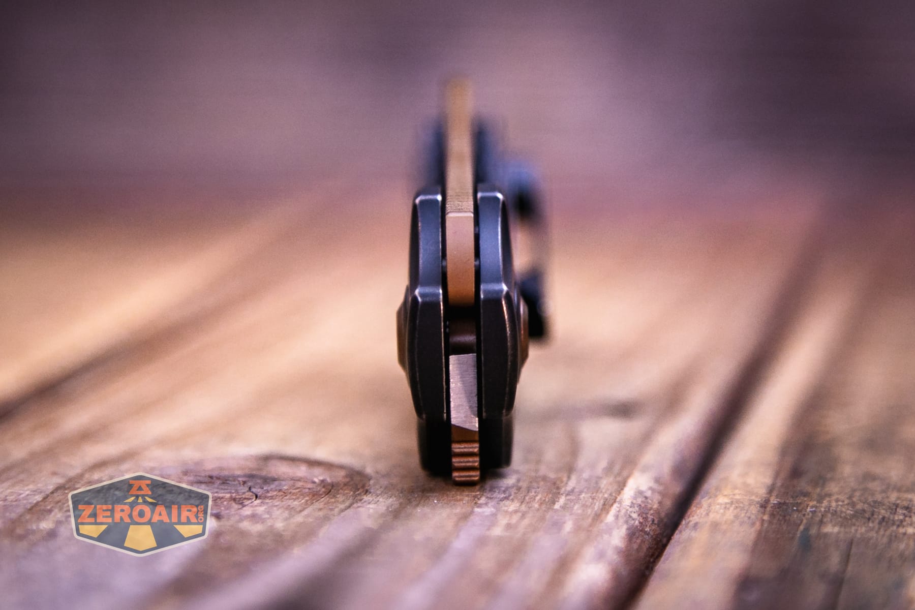 Kansept Pluto S90V knife pivot view