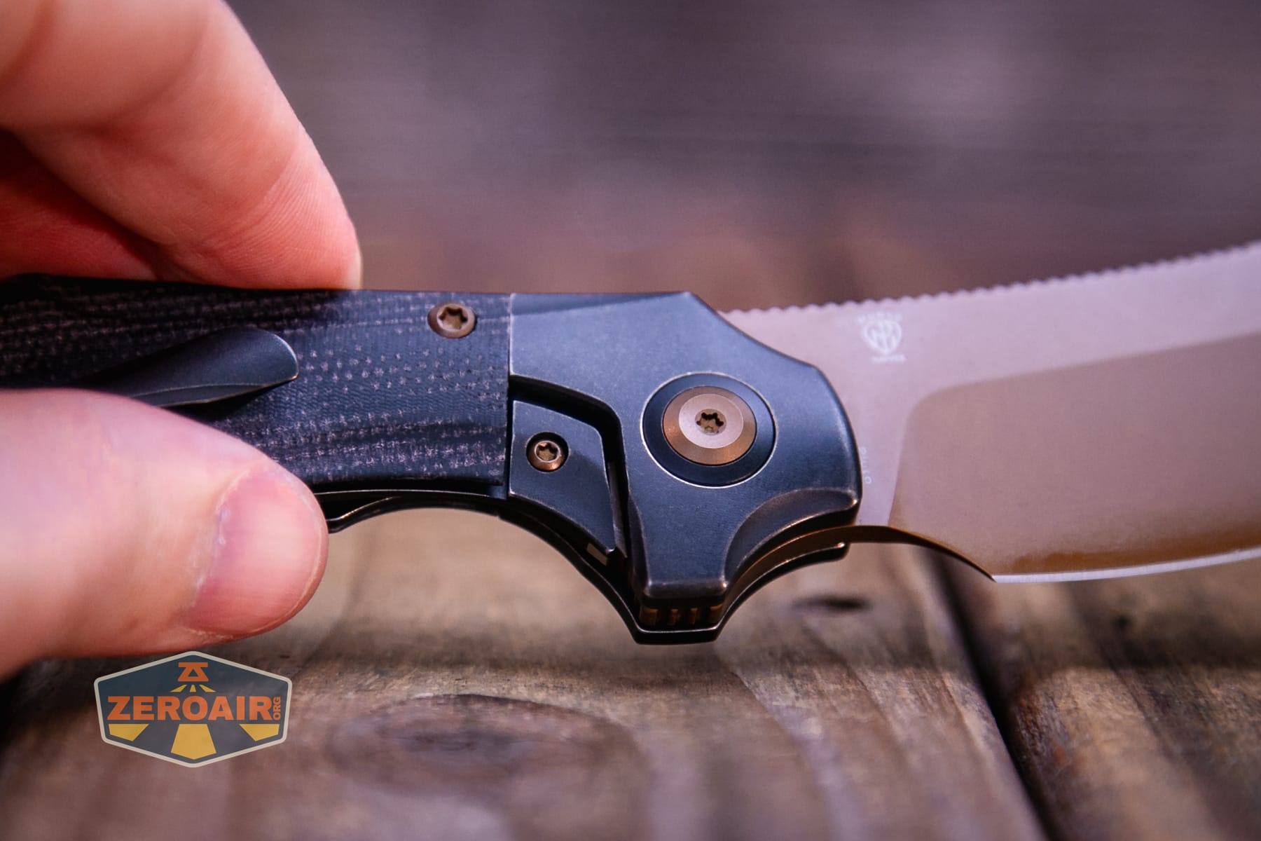 Kansept Pluto S90V knife lock detail