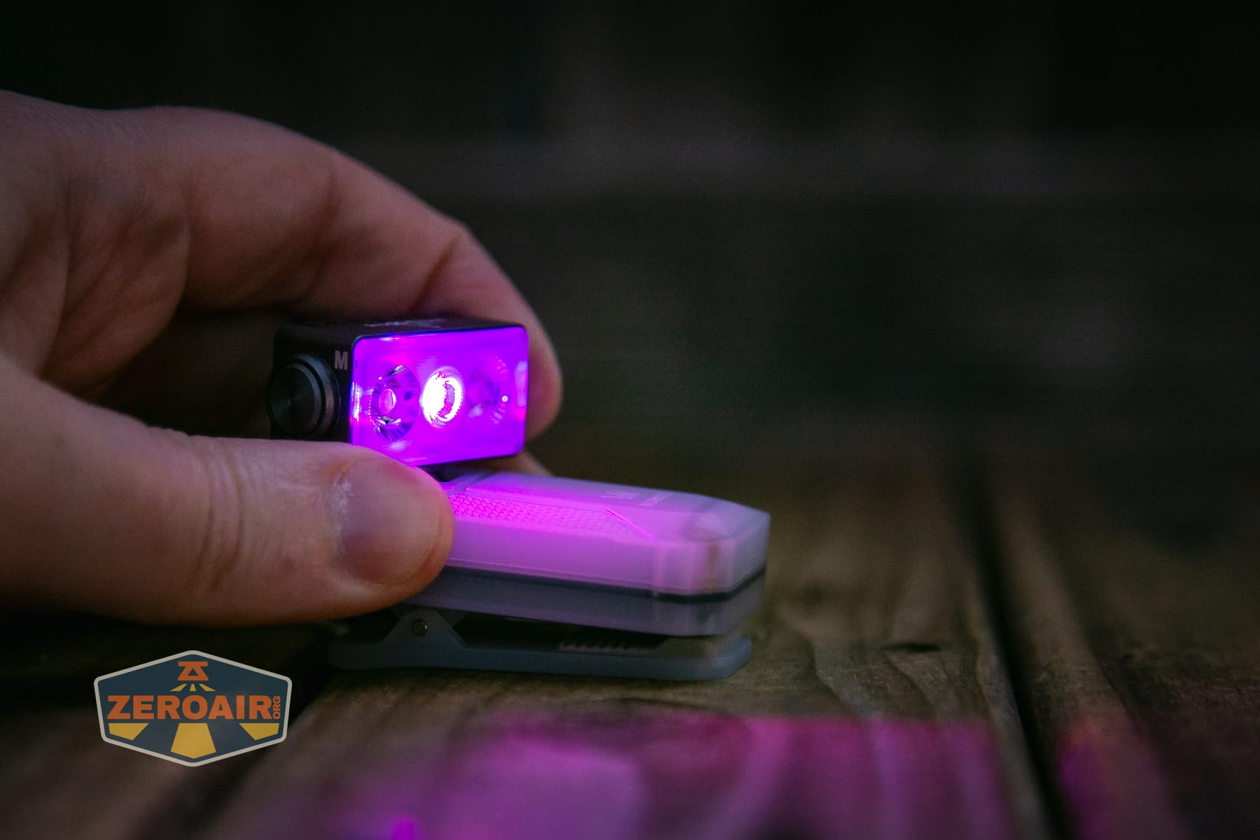 Wurkkos HD04 pocket flashlight RGB in action