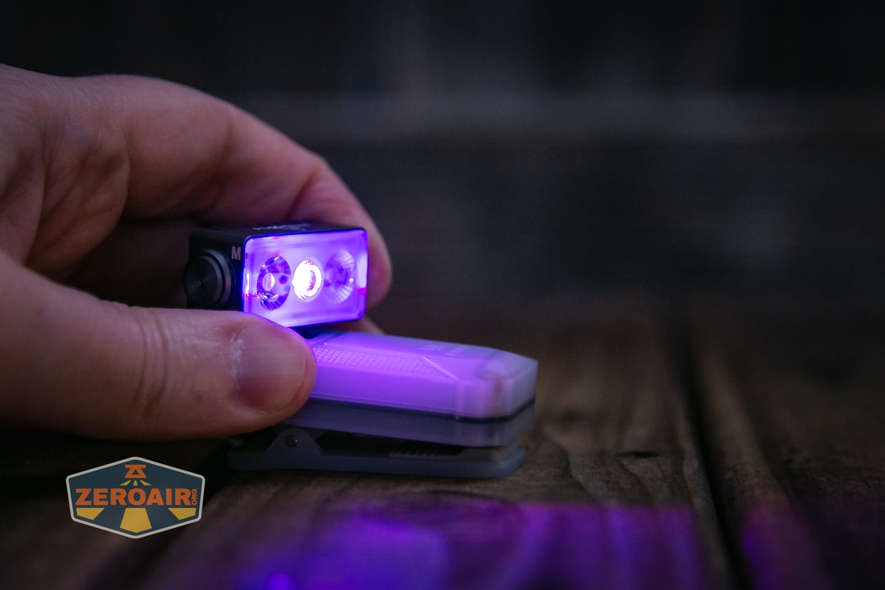 Wurkkos HD04 pocket flashlight RGB in action