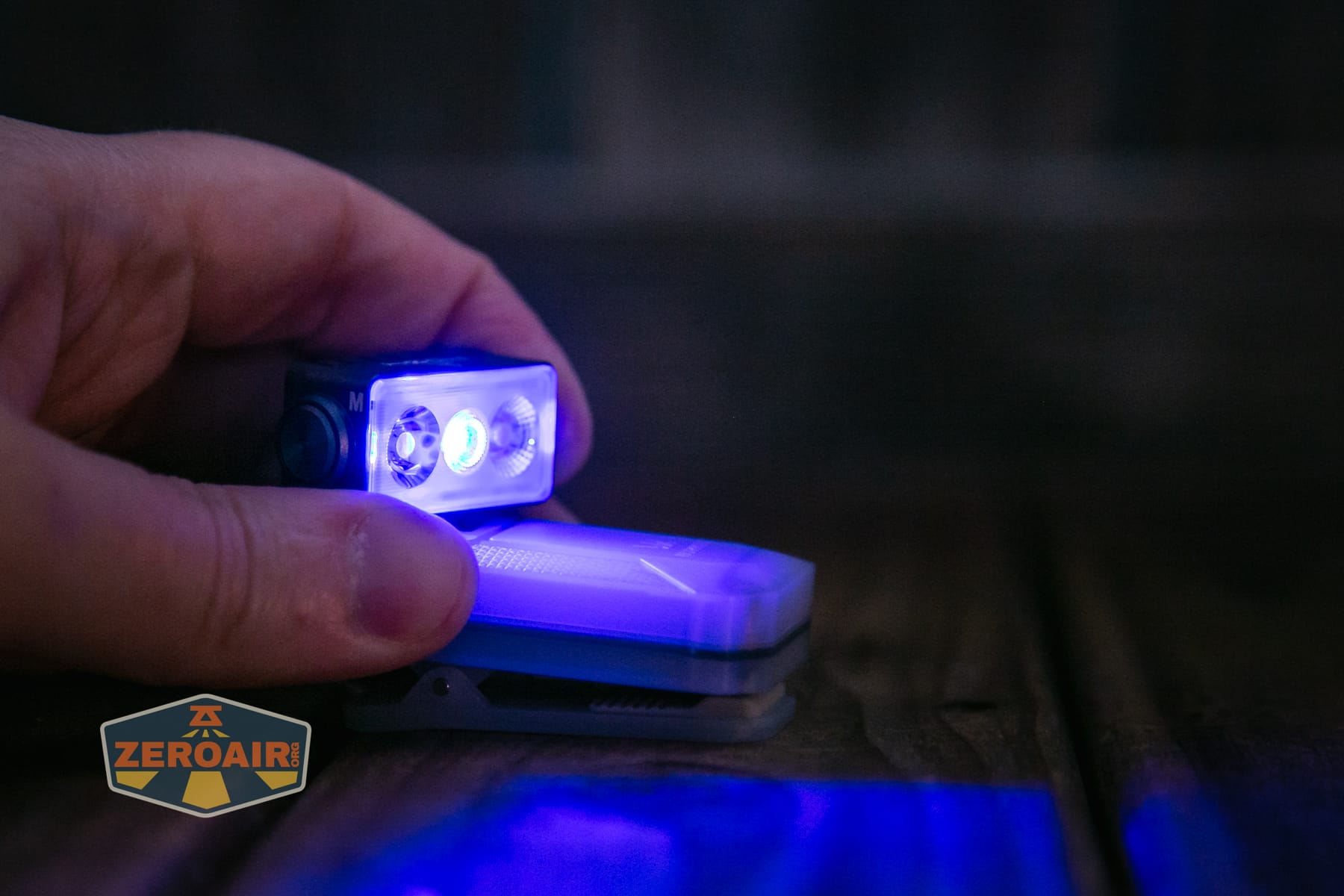 Wurkkos HD04 pocket flashlight RGB in action