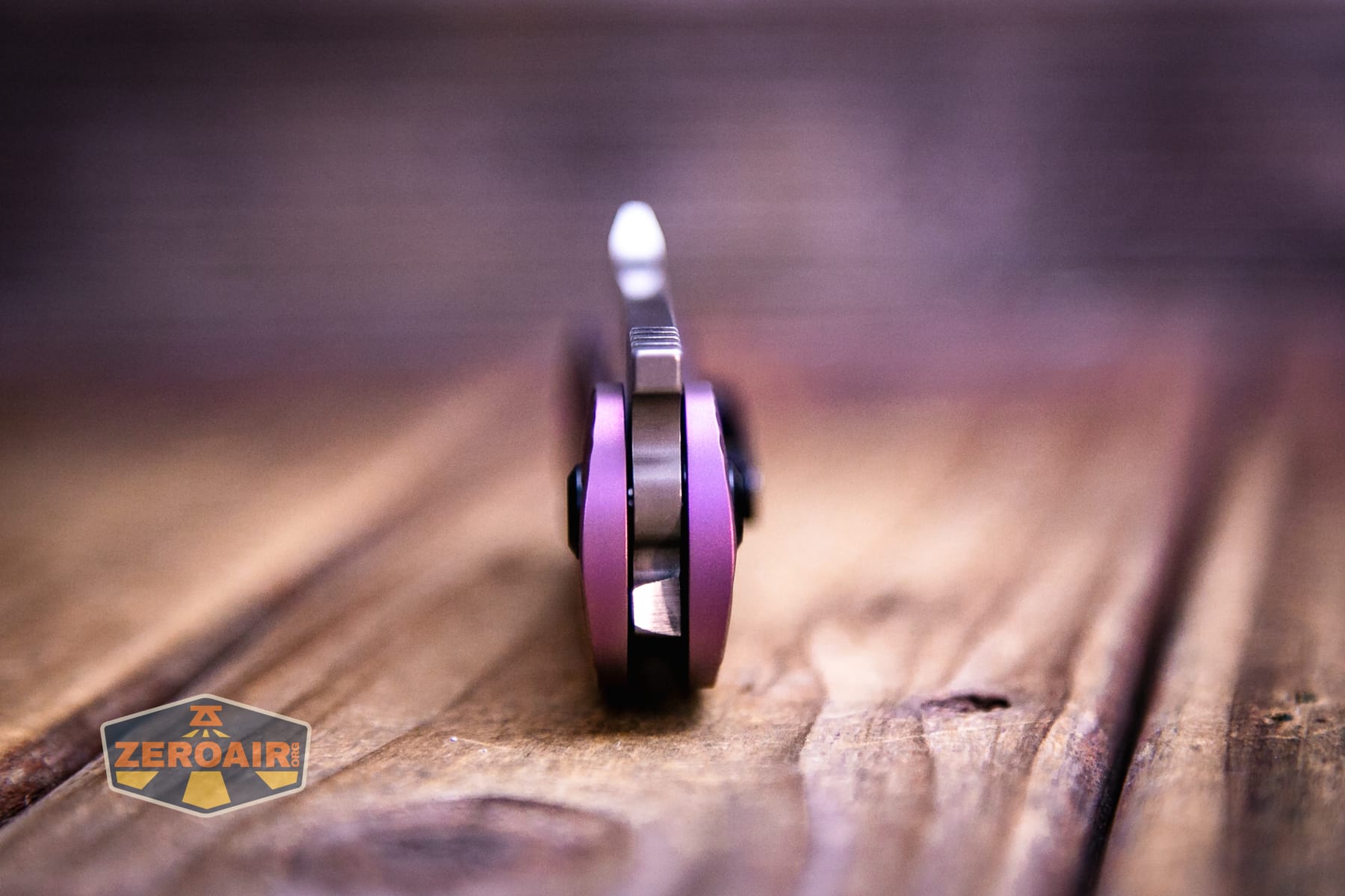Kansept Orlok knife pivot end view