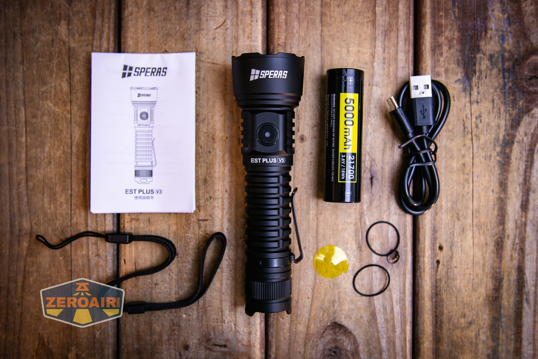 Speras EST PLUS V3 flashlight what's included