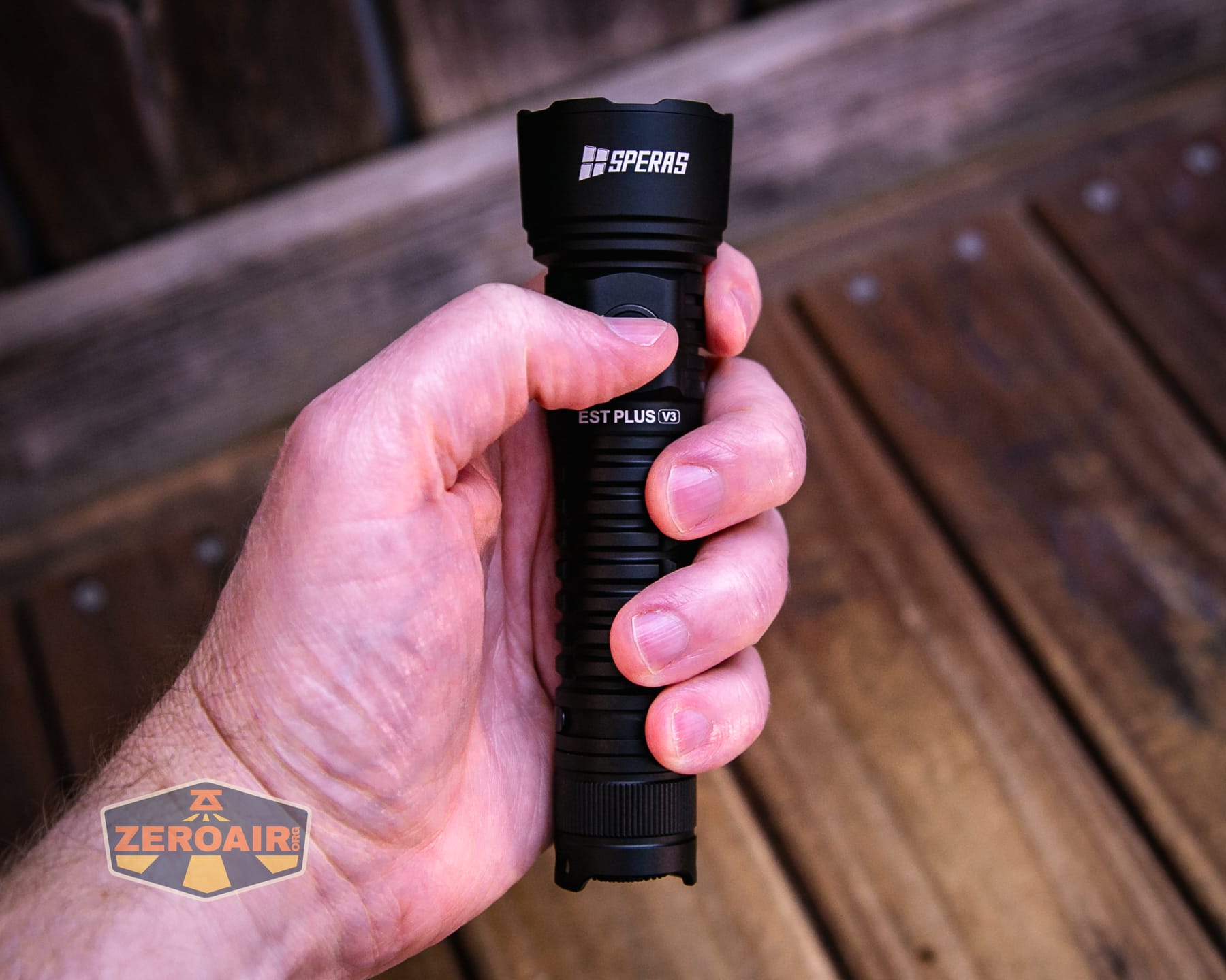 Speras EST PLUS V3 flashlight in hand