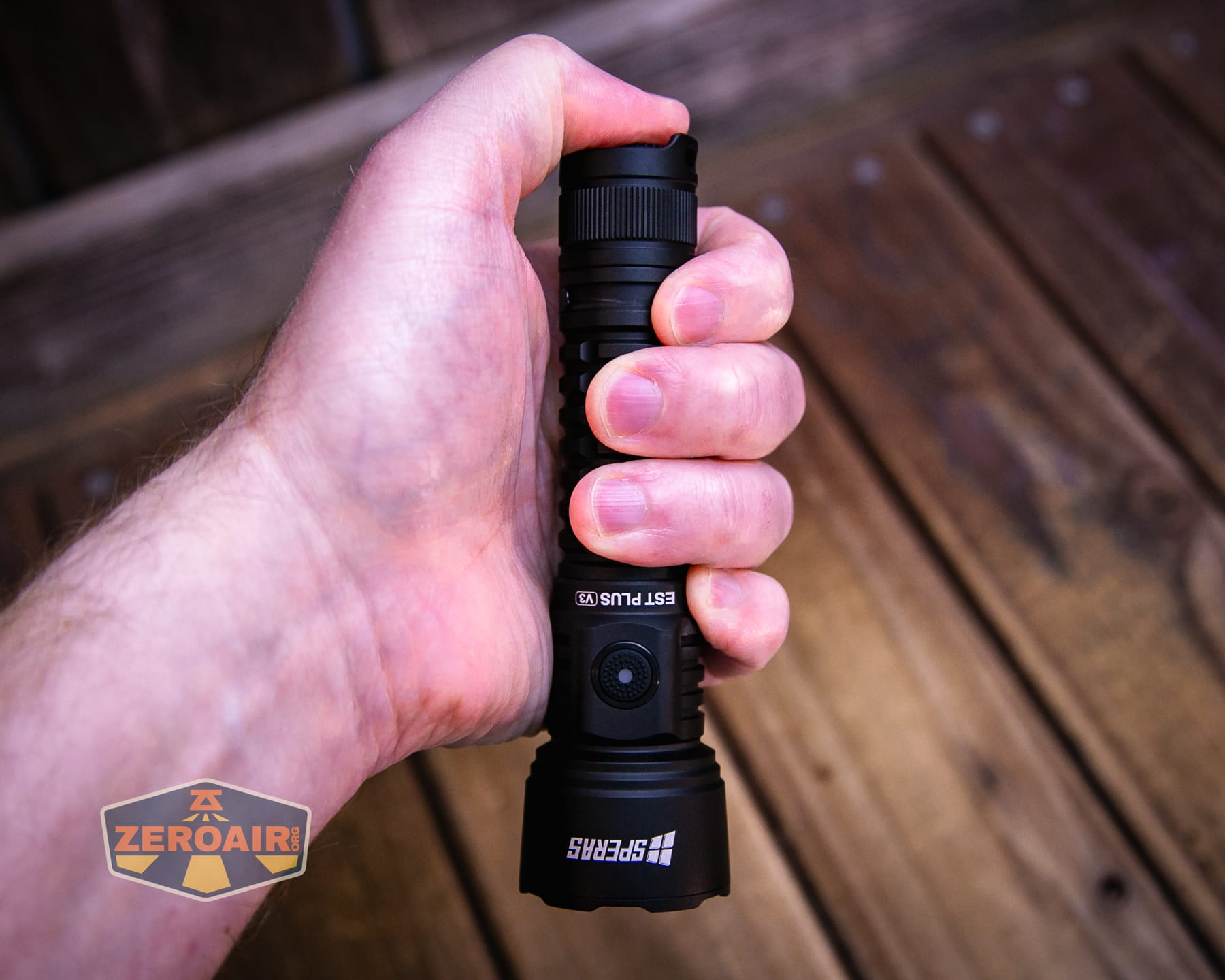 Speras EST PLUS V3 flashlight in hand