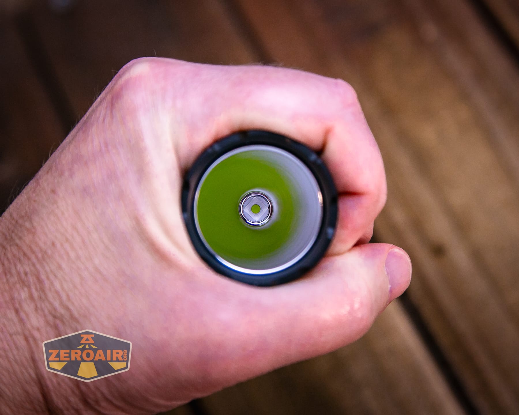 Speras EST PLUS V3 flashlight in hand
