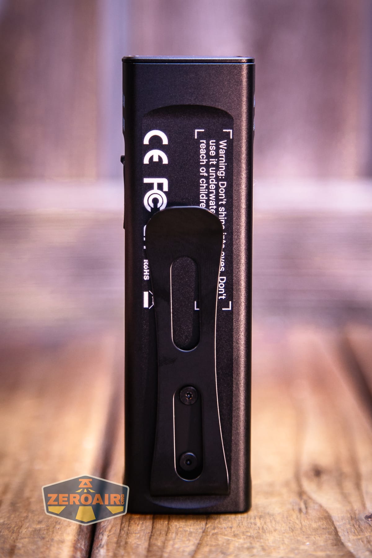 Vezerlezer WK2 flat flashlight showing all sides