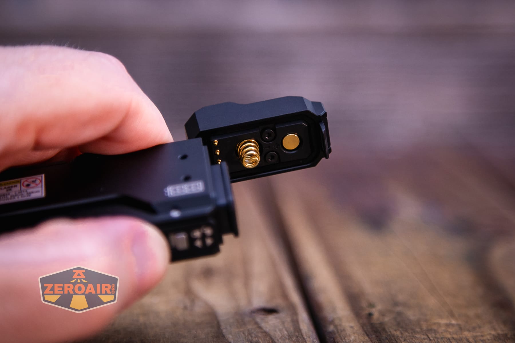 Wuben X5 3-in-1 compact EDC flashlight tail contacts