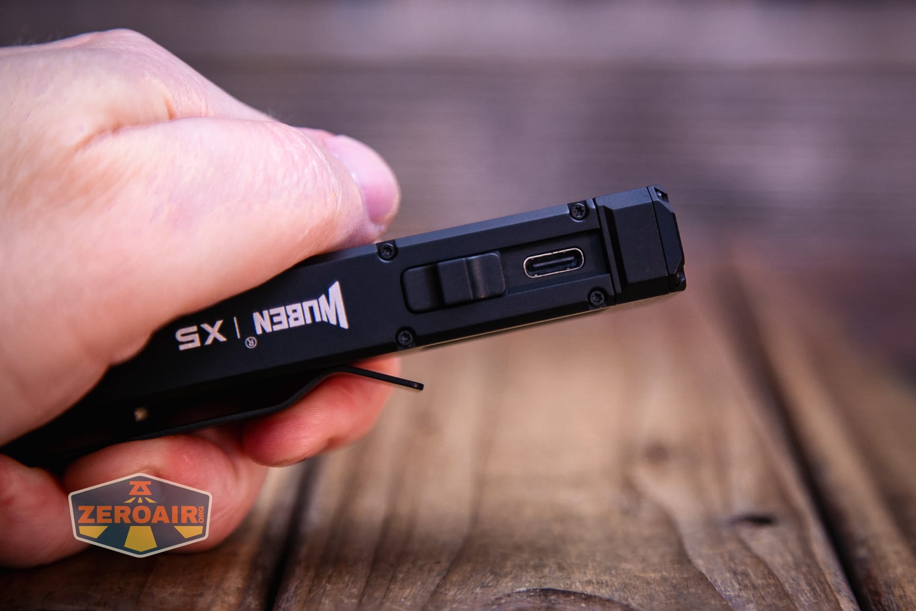 Wuben X5 3-in-1 compact EDC flashlight charging port