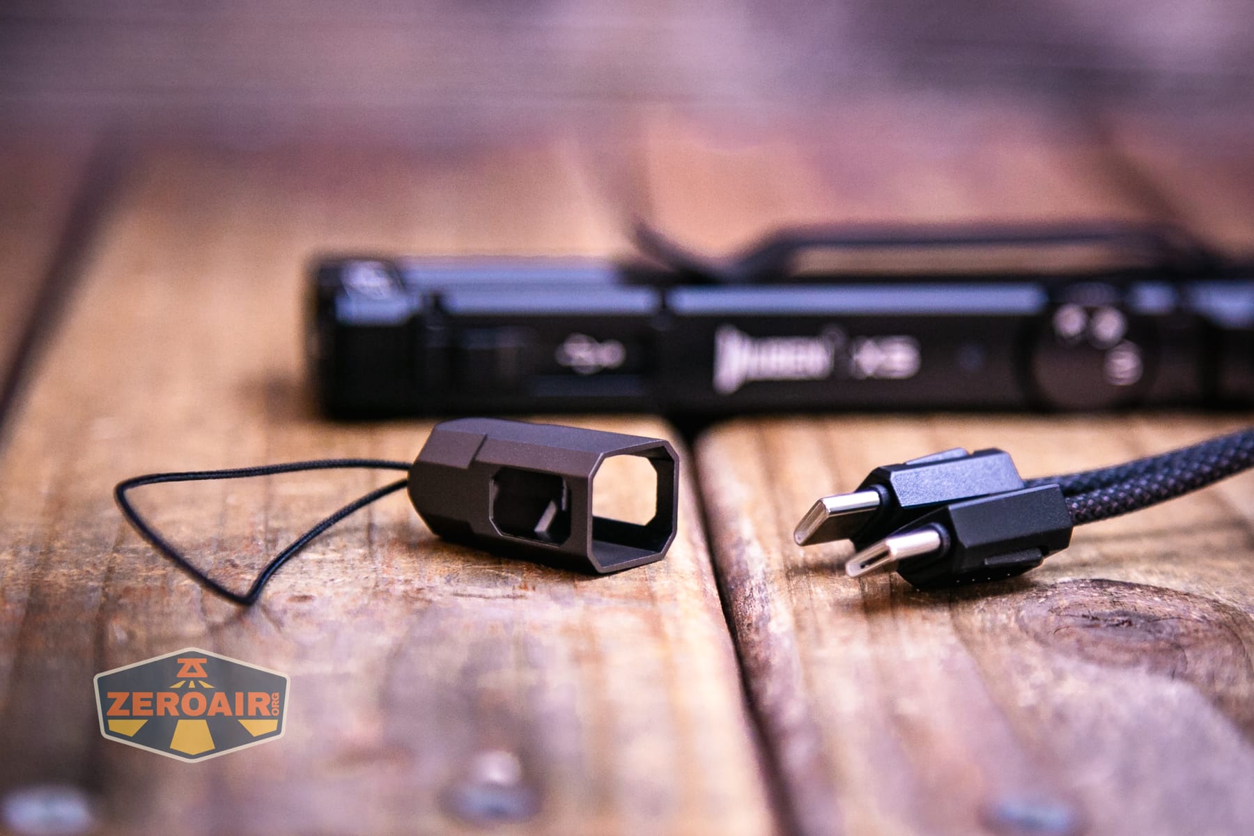 Wuben X5 3-in-1 compact EDC flashlight charging cable