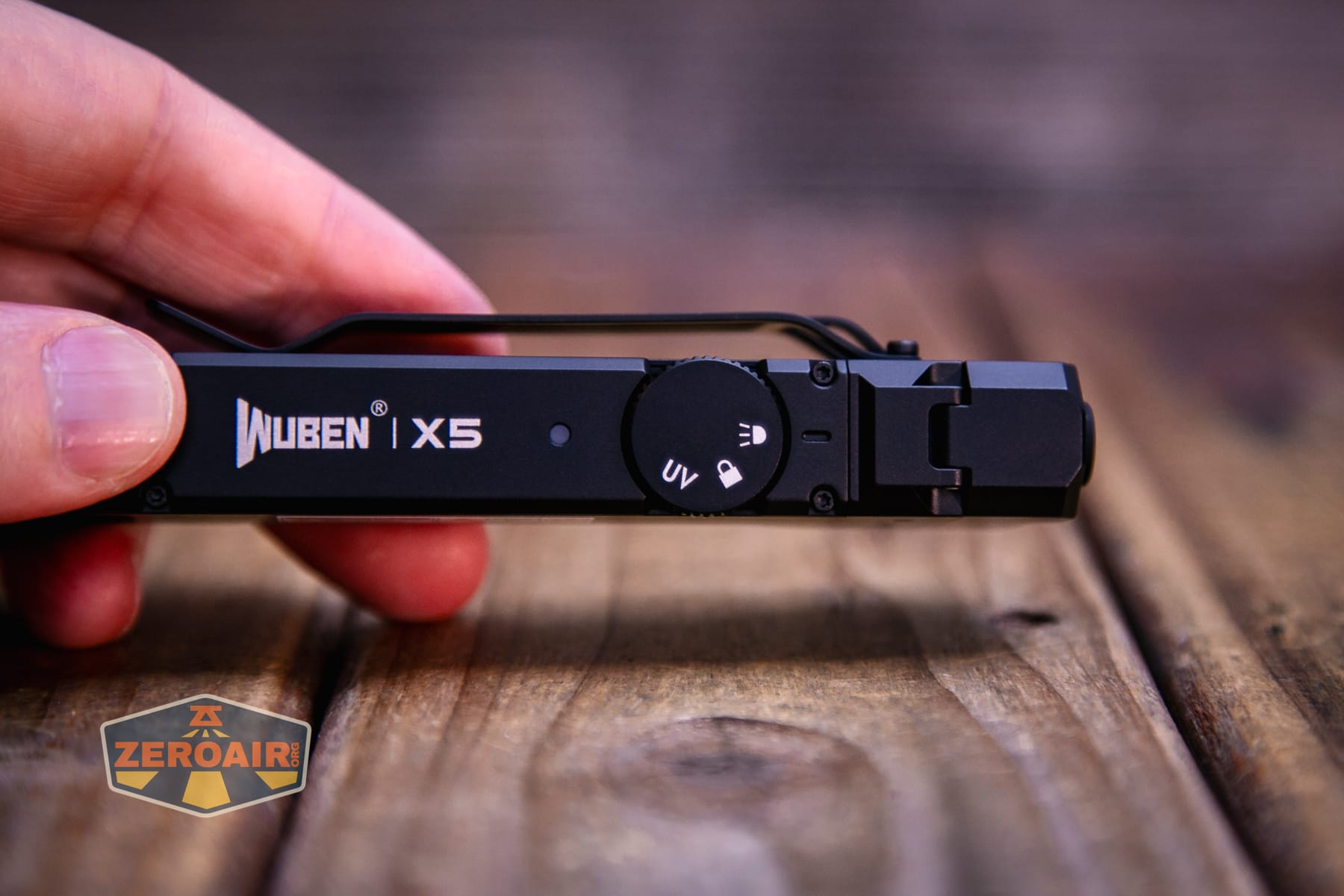 Wuben X5 3-in-1 compact EDC flashlight rotary switch