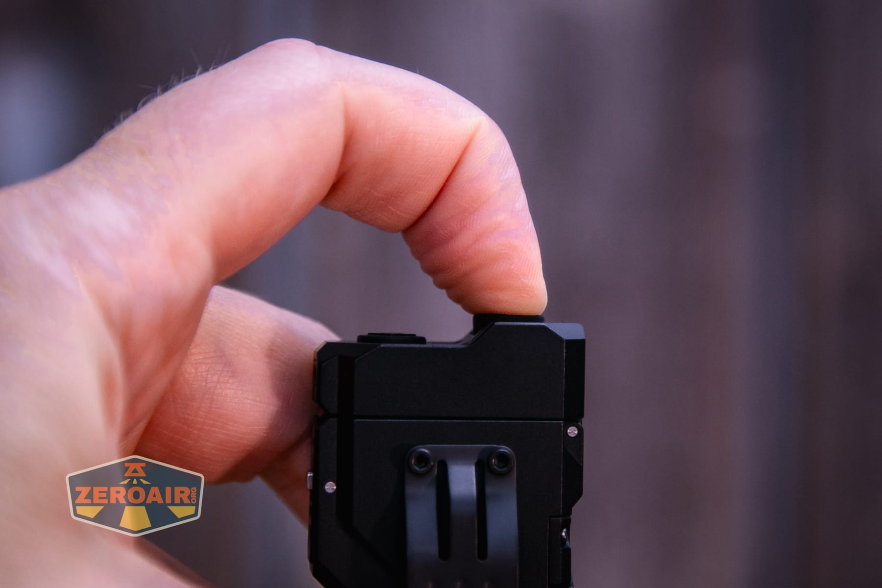Wuben X5 3-in-1 compact EDC flashlight tail switch