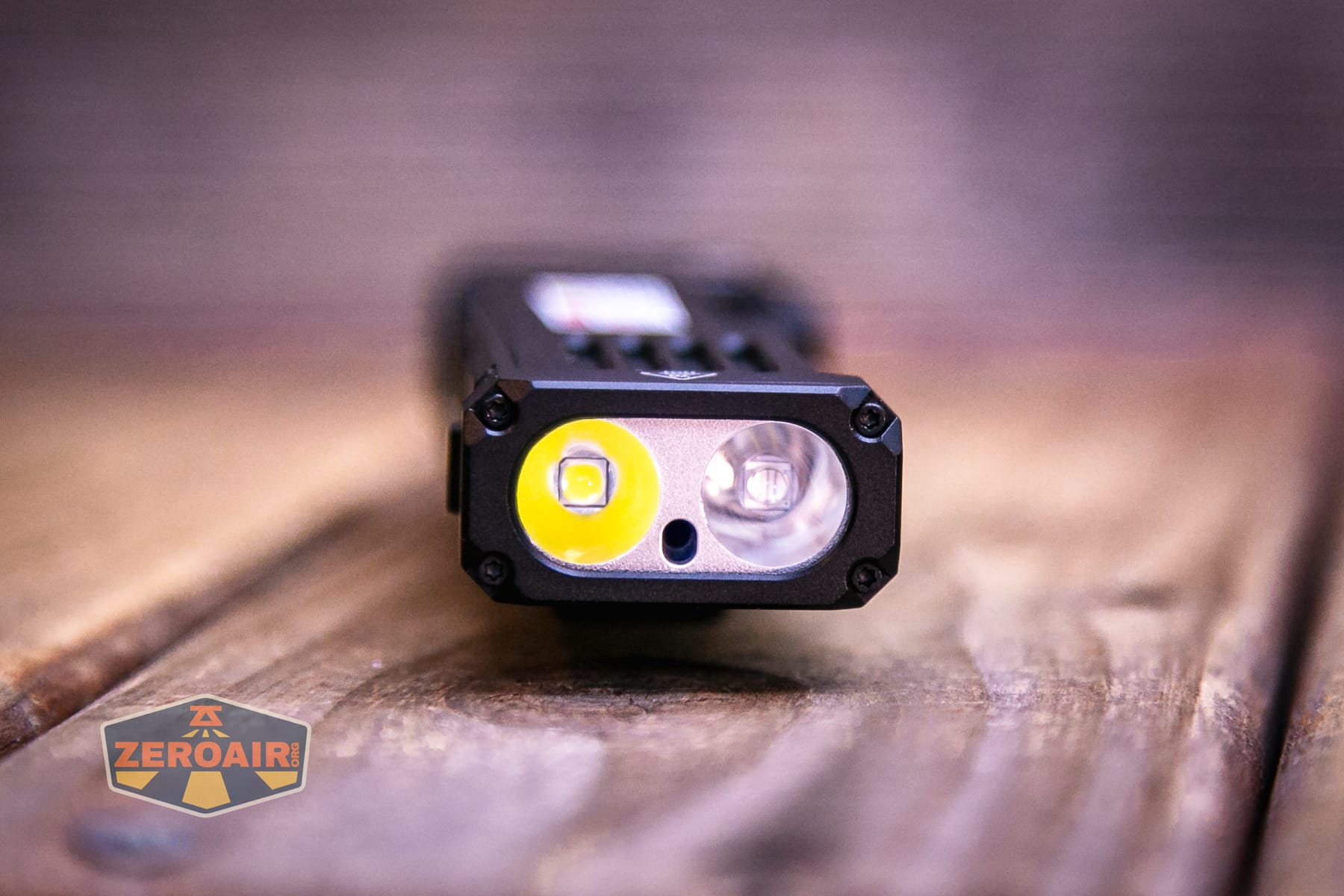 Wuben X5 3-in-1 compact EDC flashlight emitters