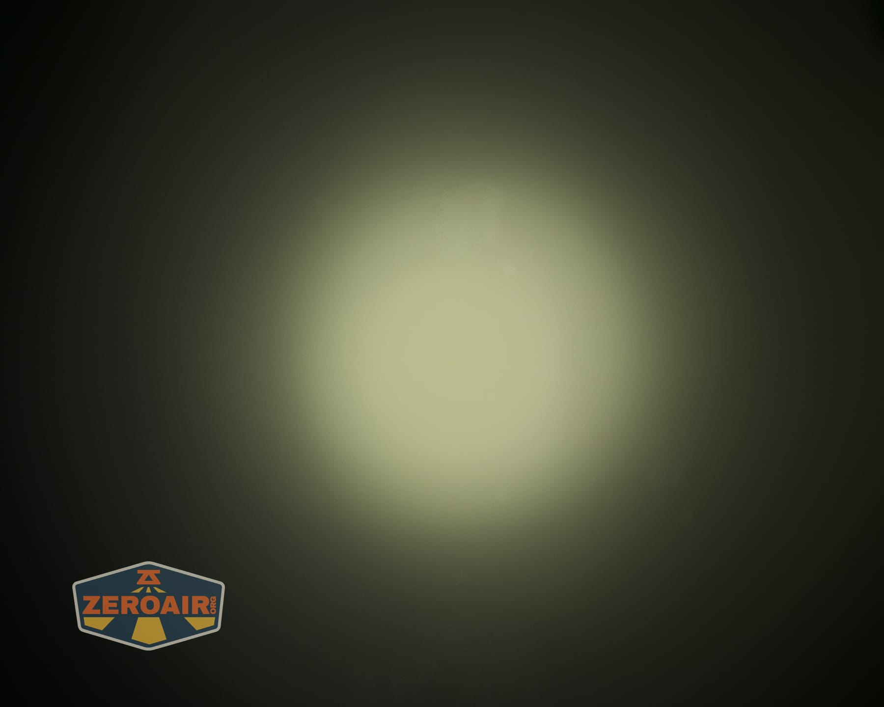 Wuben X5 3-in-1 compact EDC flashlight beamshots on ceiling