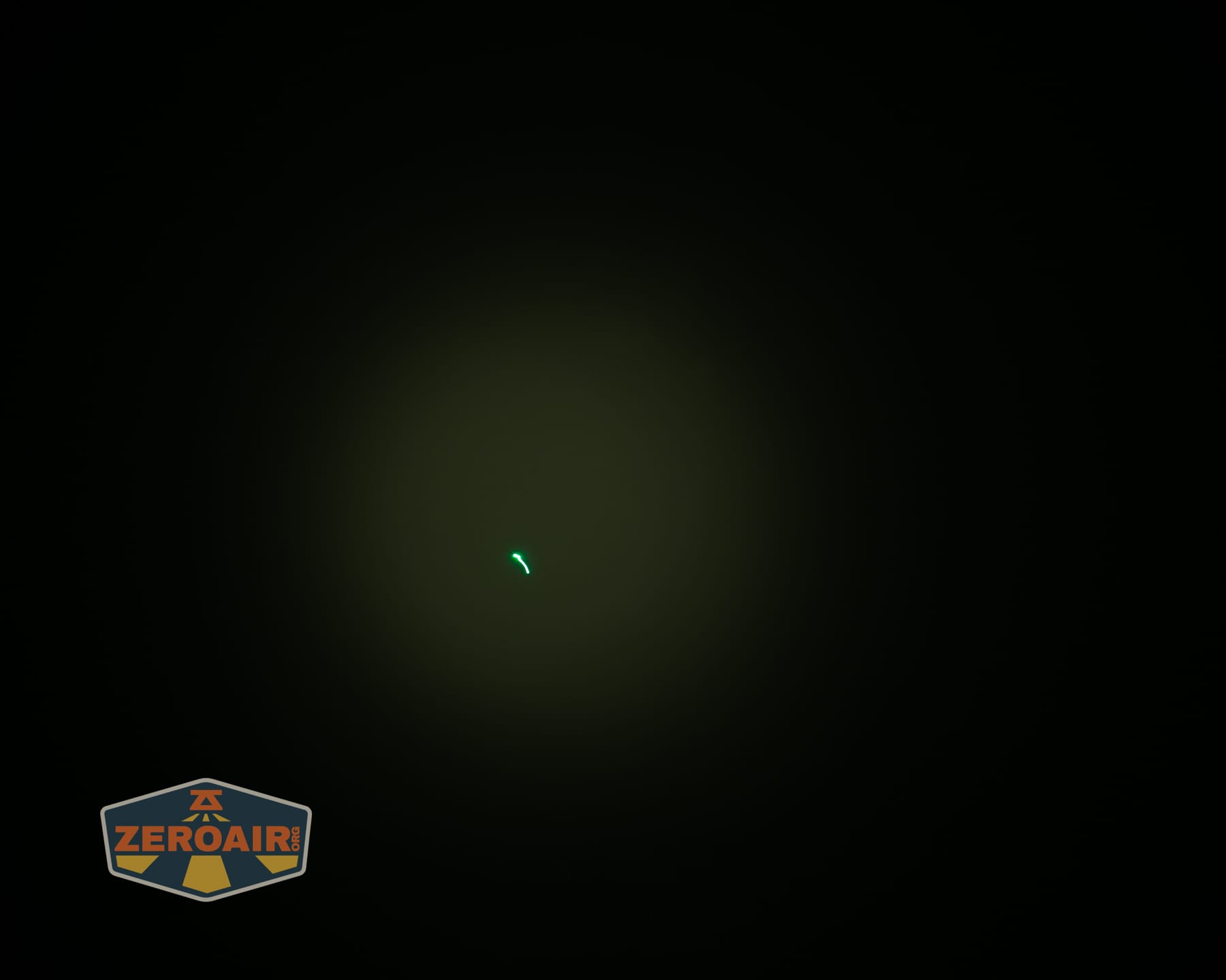 Wuben X5 3-in-1 compact EDC flashlight beamshots on ceiling