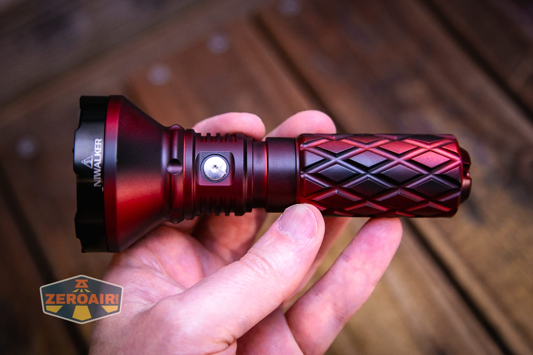 Niwalker N01 Max flashlight in hand