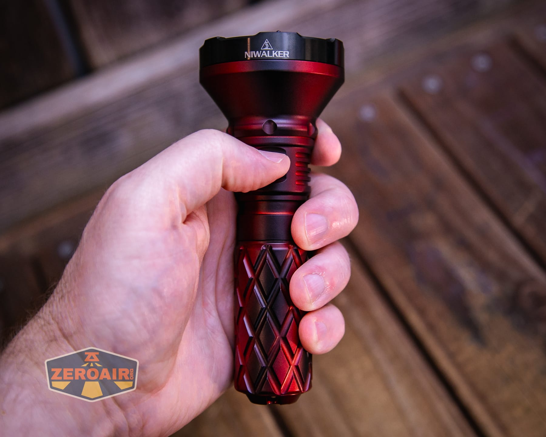 Niwalker N01 Max flashlight in hand