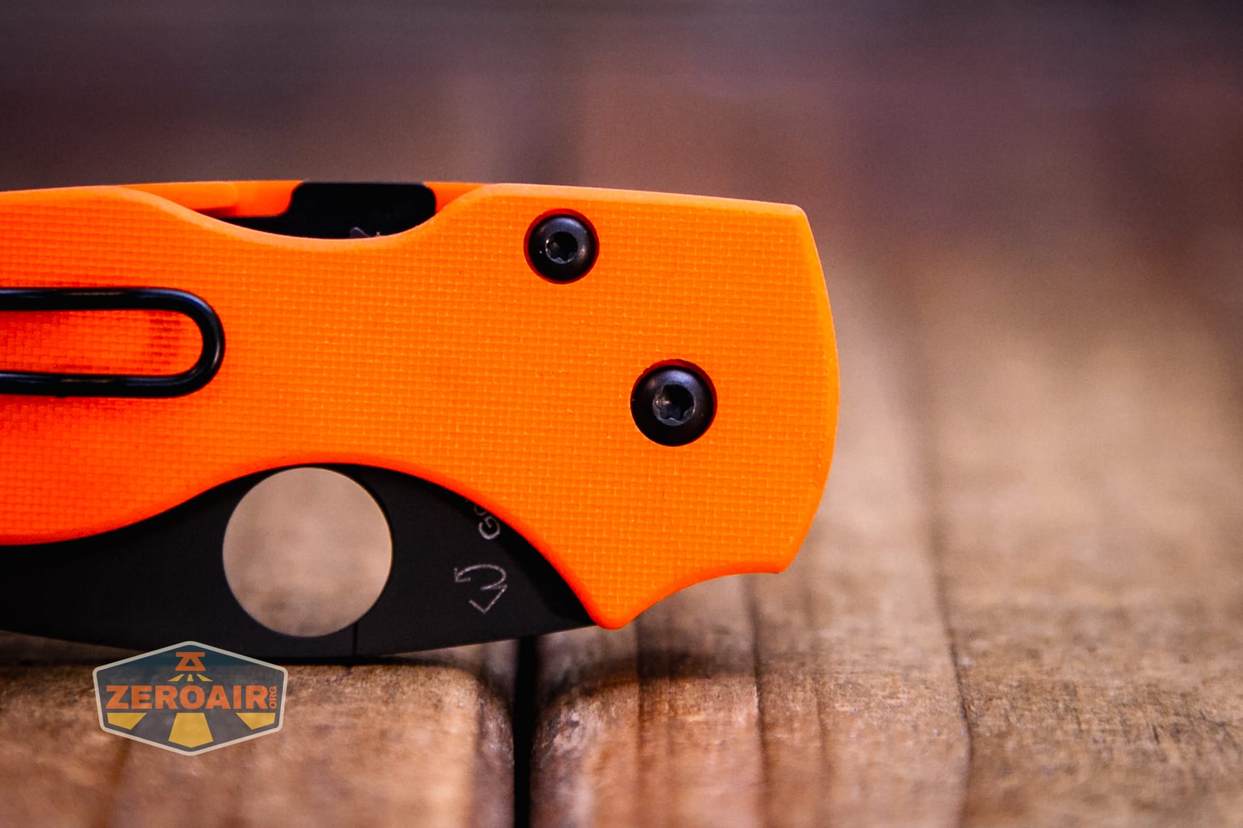 Spyderco Lil Native Cutlery Shoppe knife pivot screw view