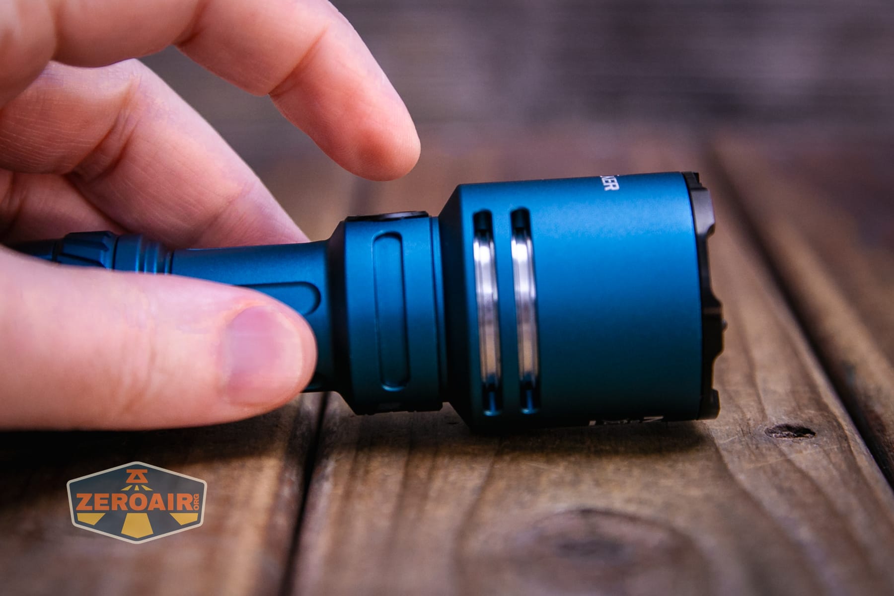 Niwalker N50S long range flashlight e-switch detail