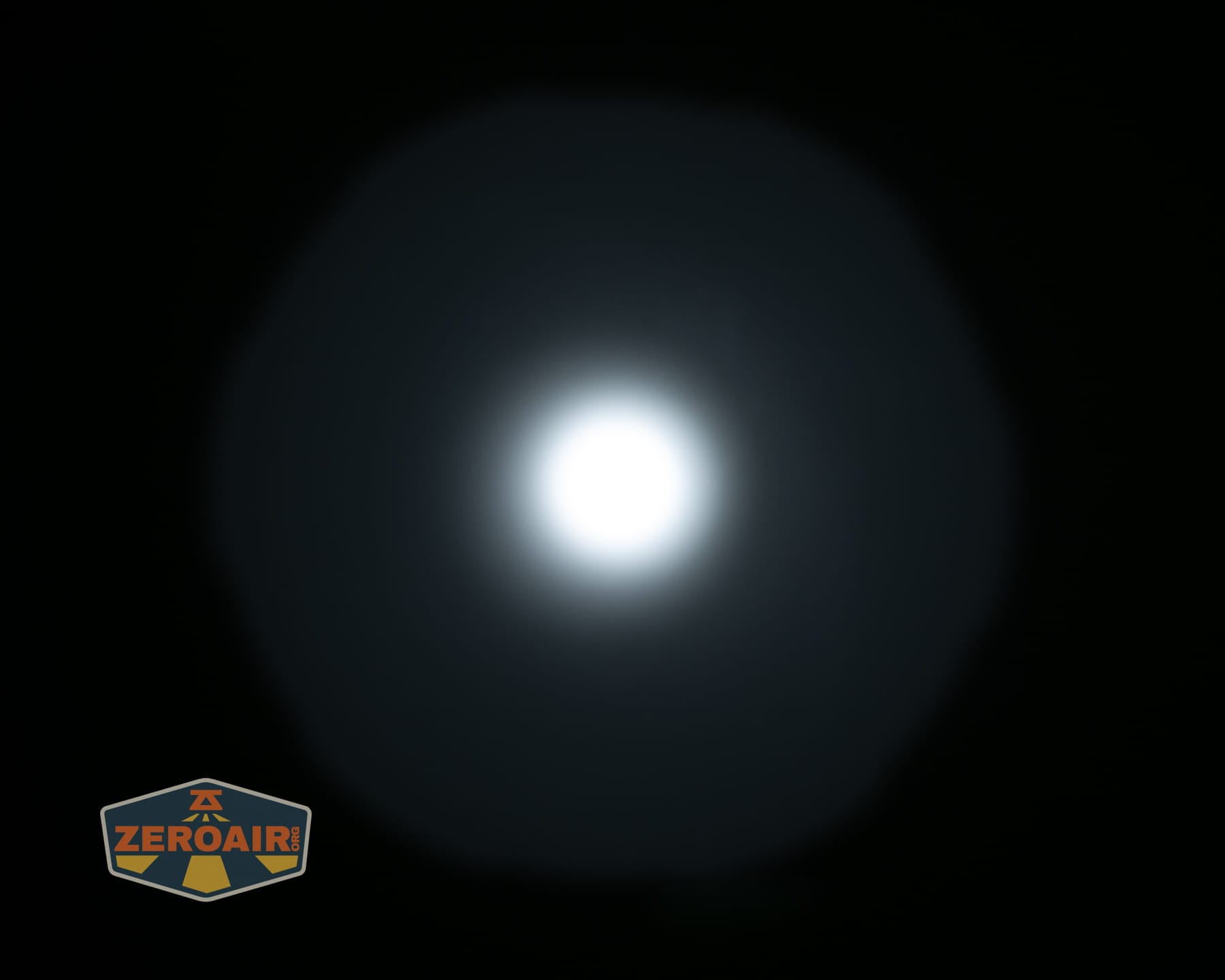 Niwalker N50S long range flashlight beamshots on ceiling