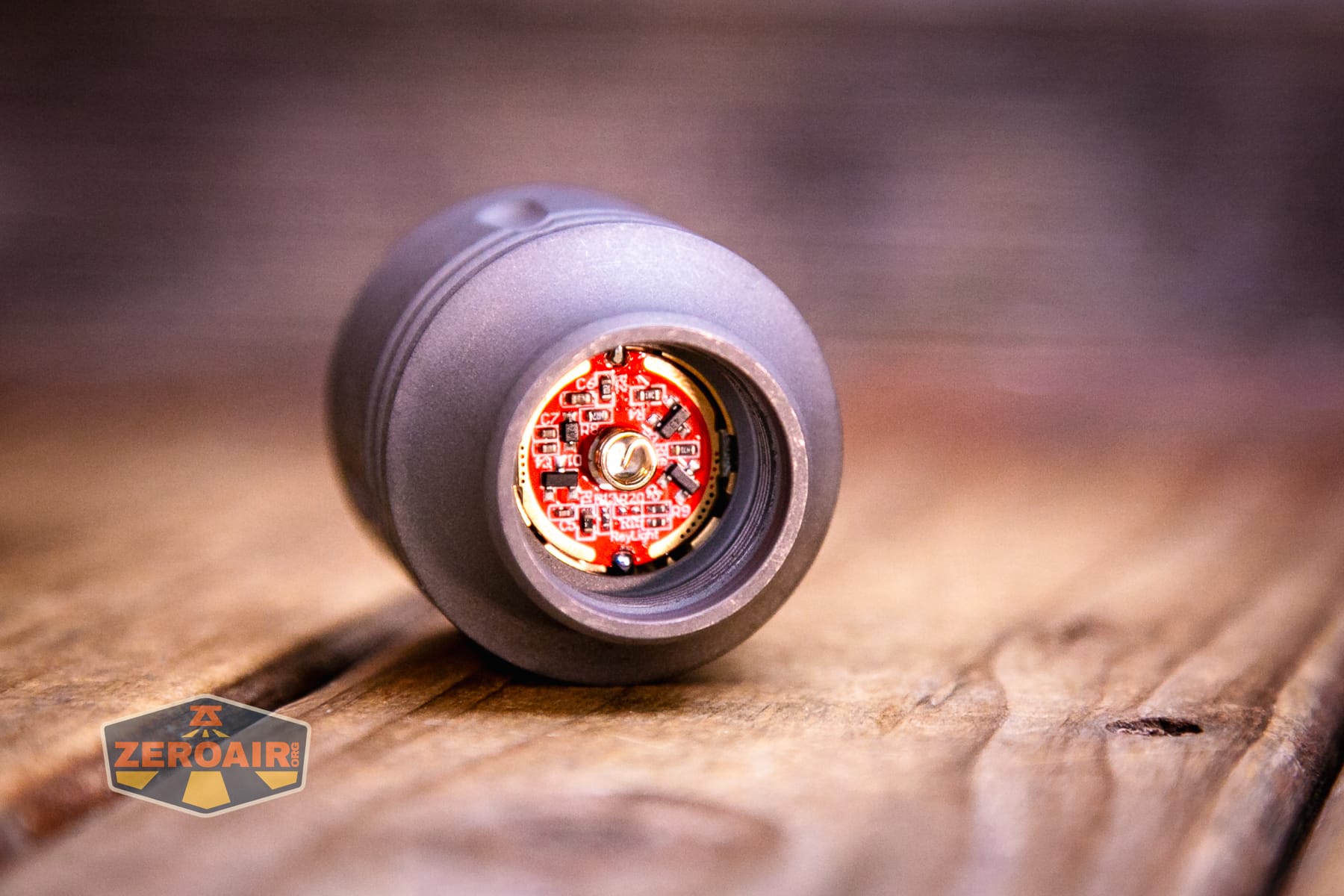 Reylight Dawn Max titanium flashlight head contacts