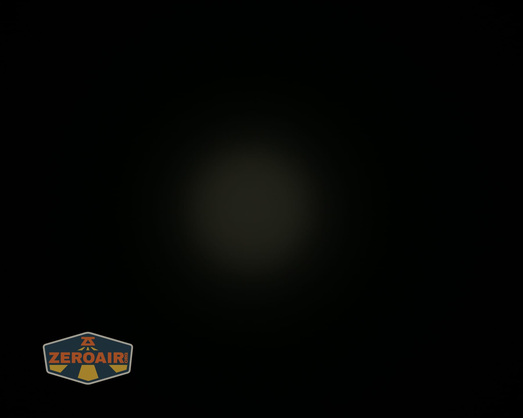 Skilhunt M150 V4 flashlight beamshots on ceiling