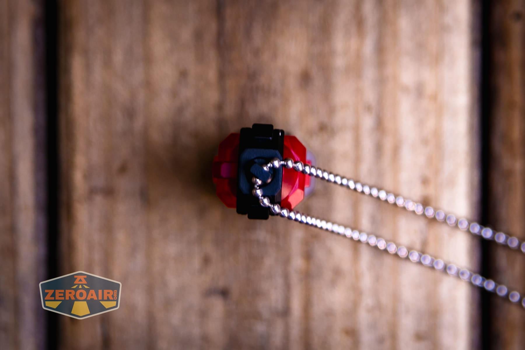 Wuben E2 Pulse keychain flashlight necklace attachment