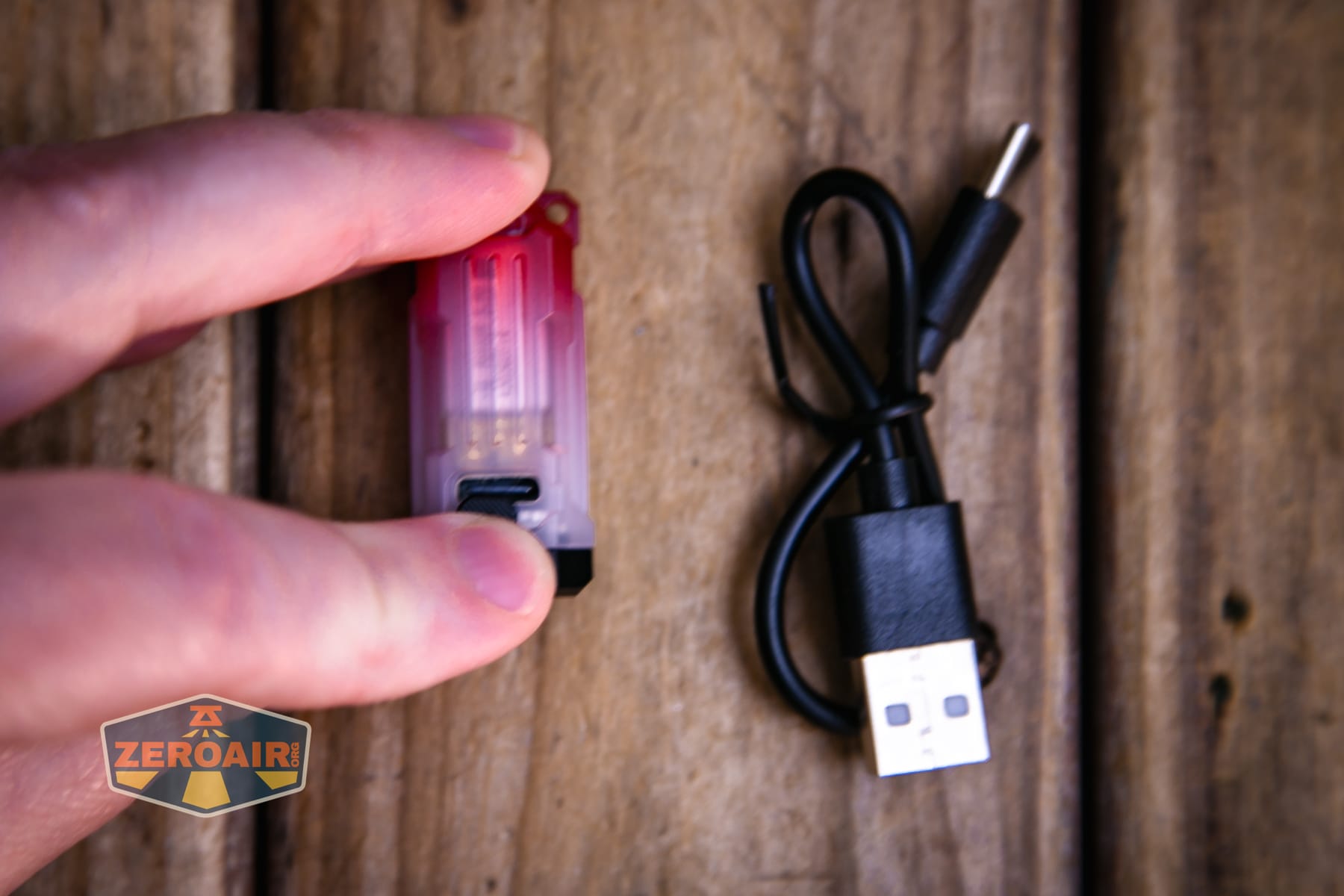 Wuben E2 Pulse keychain flashlight charging port