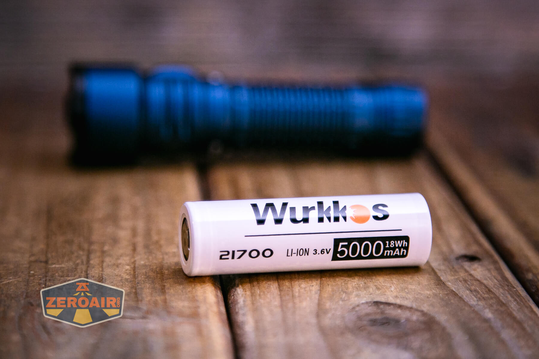 Wurkkos TS28 blue flashlight with included 21700